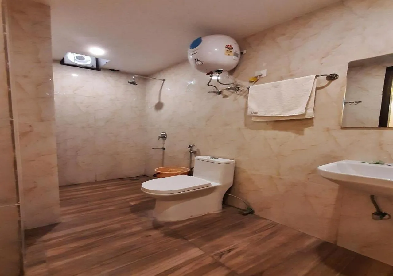 Toilet in The Lohmod- Boutique Hotel At Delhi Airport