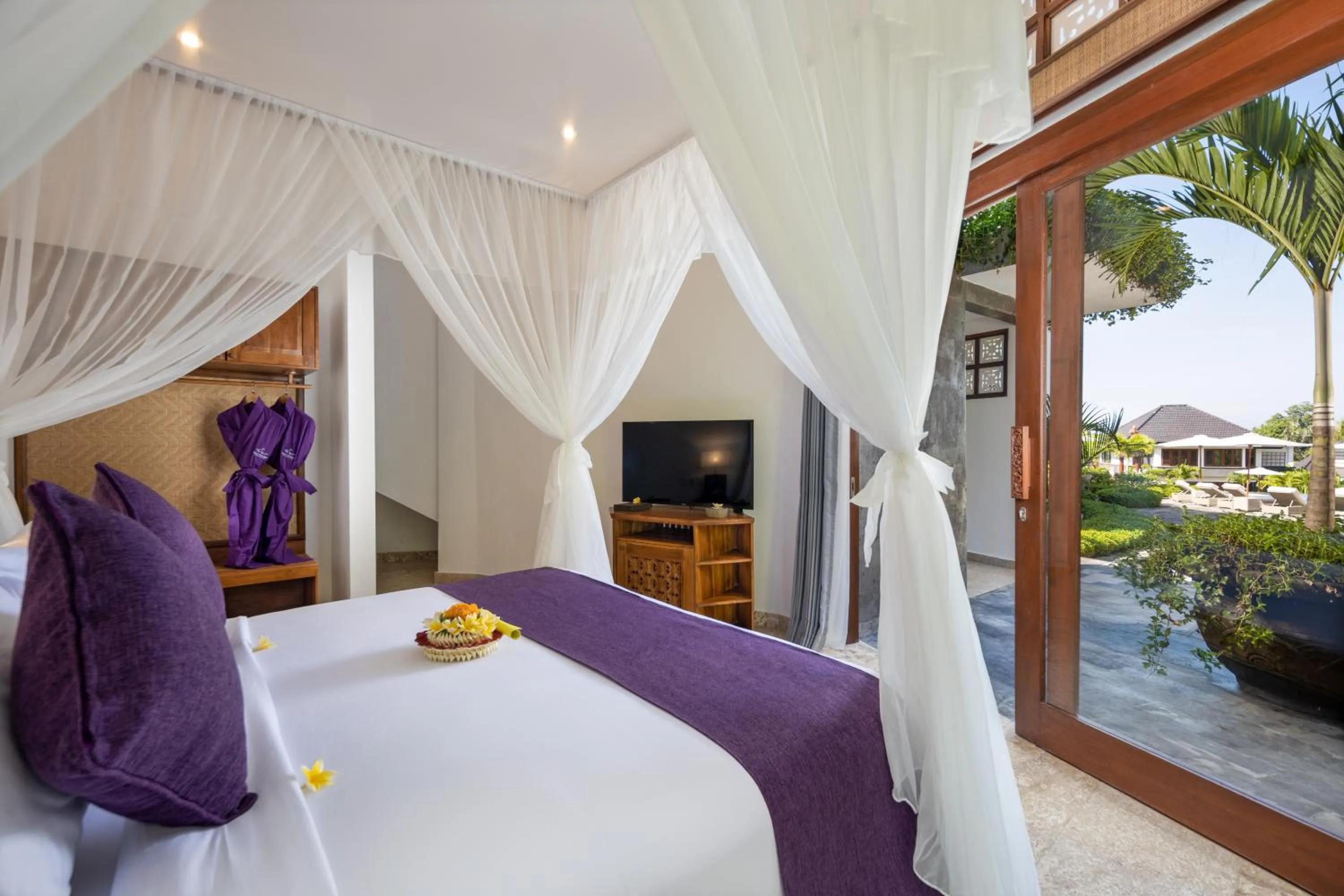Bed in Swan Paradise A Pramana Experience