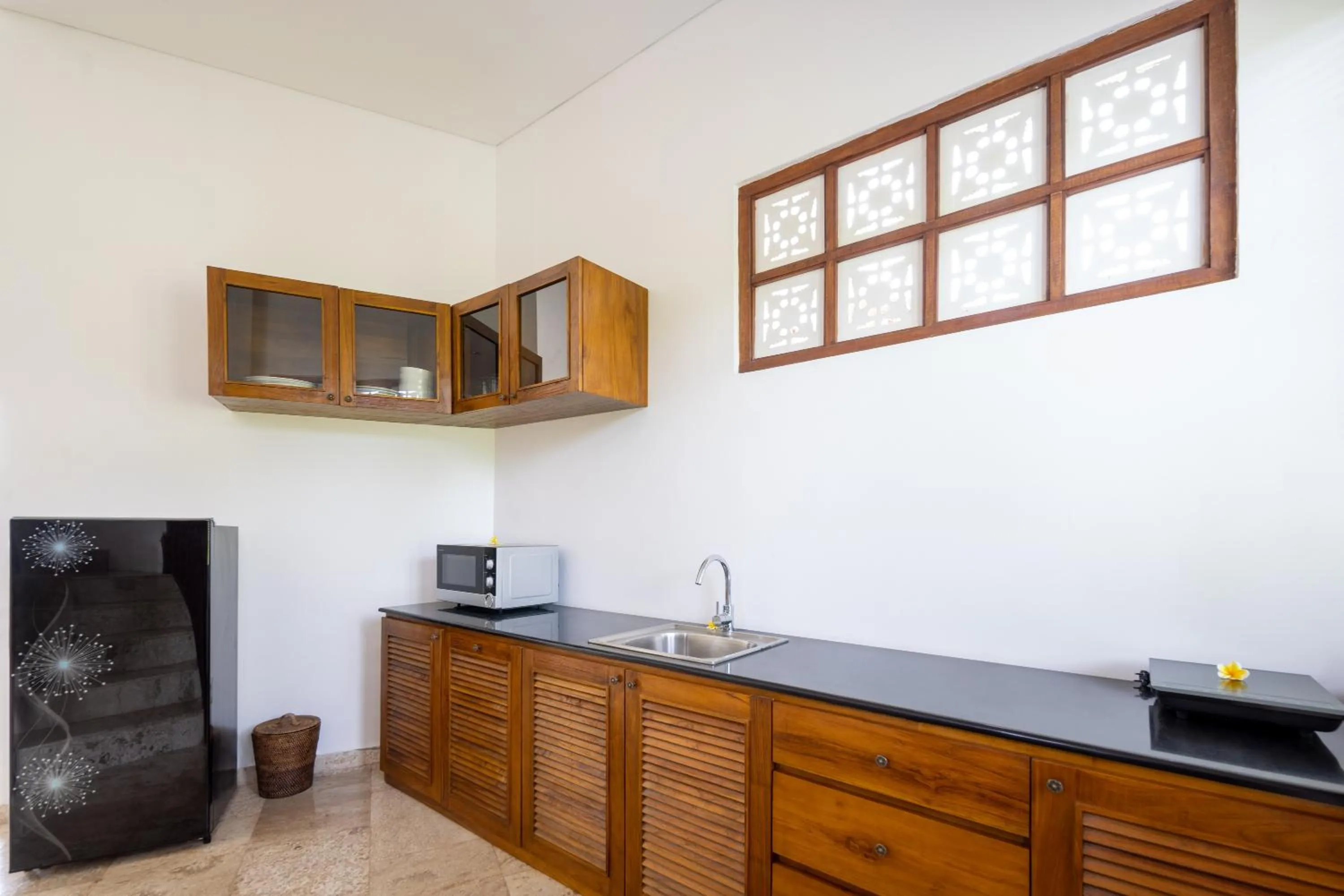 Kitchen or kitchenette in Swan Paradise A Pramana Experience