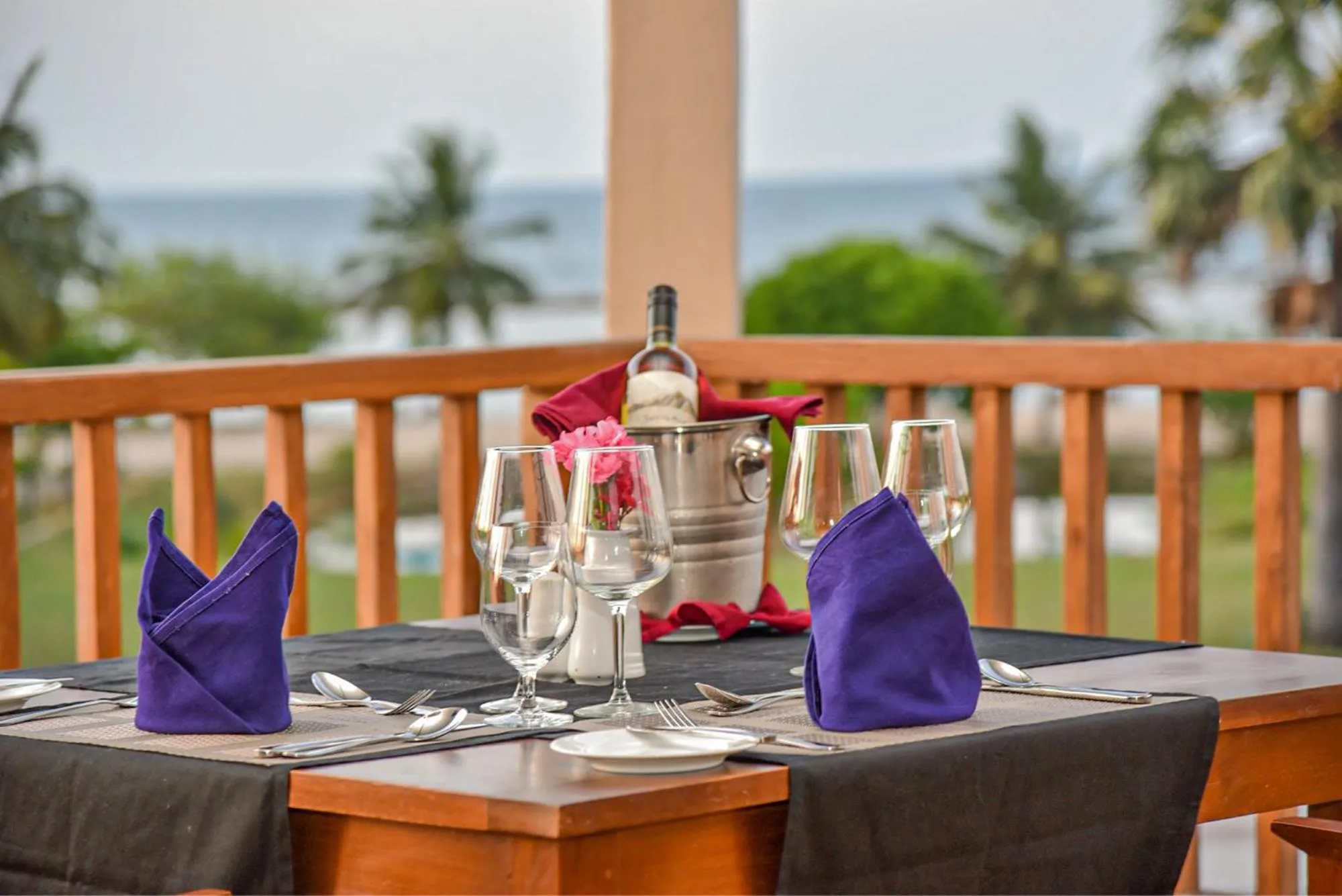 Restaurant/places to eat in Breeze Pasikudah