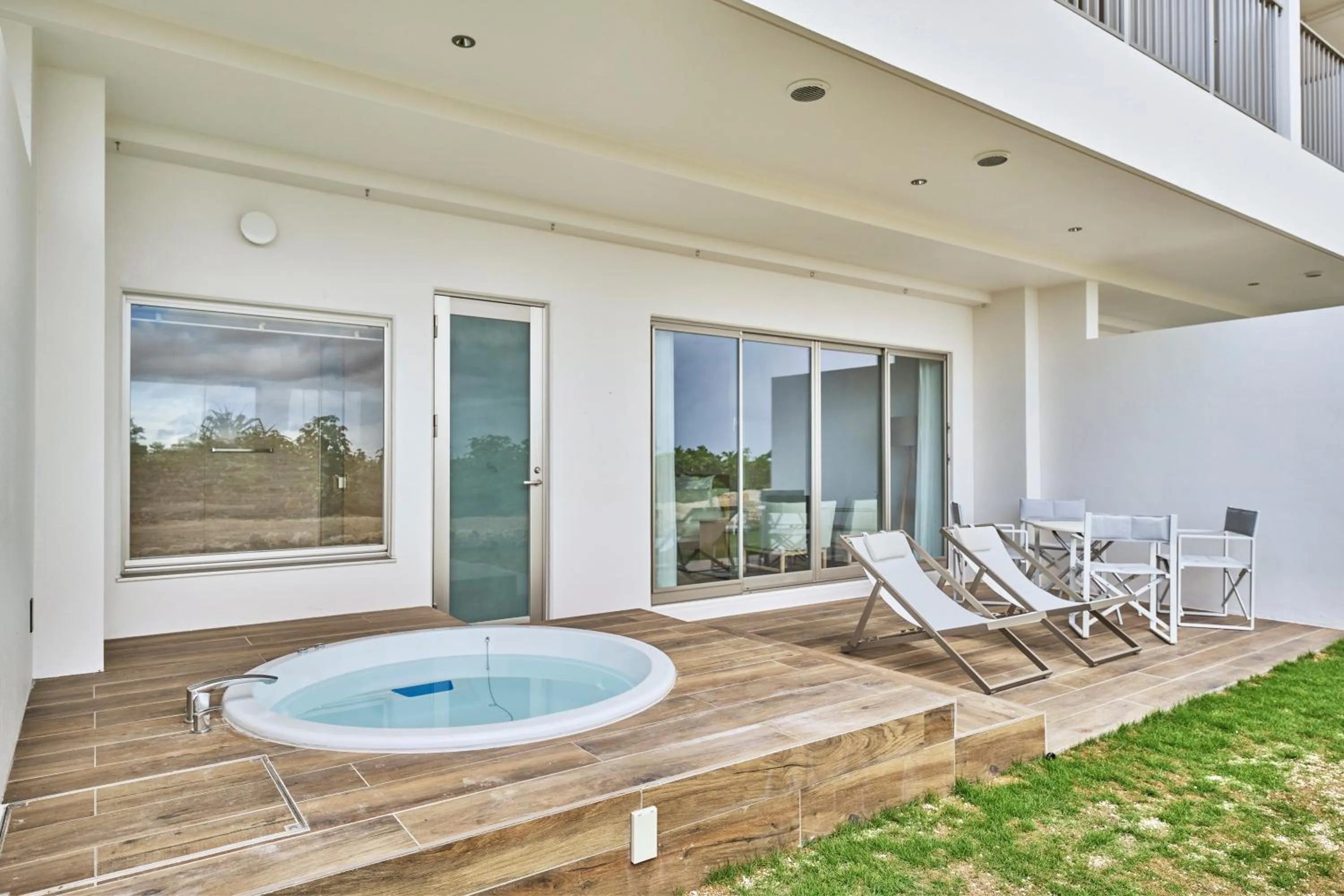 Balcony/Terrace in Watermark Hotel Okinawa Miyakojima