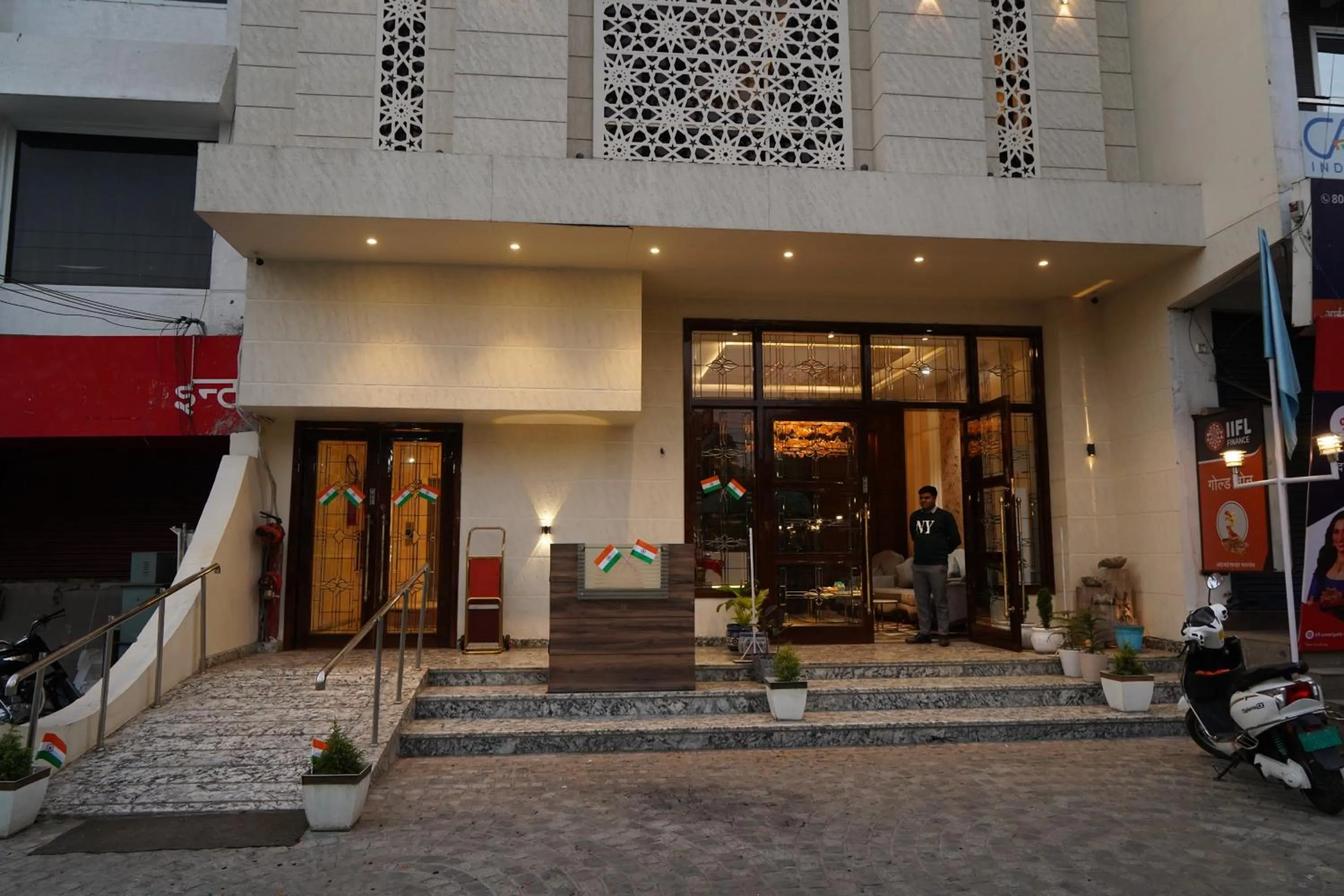 Facade/entrance in Royal 9 hotel & Banquet