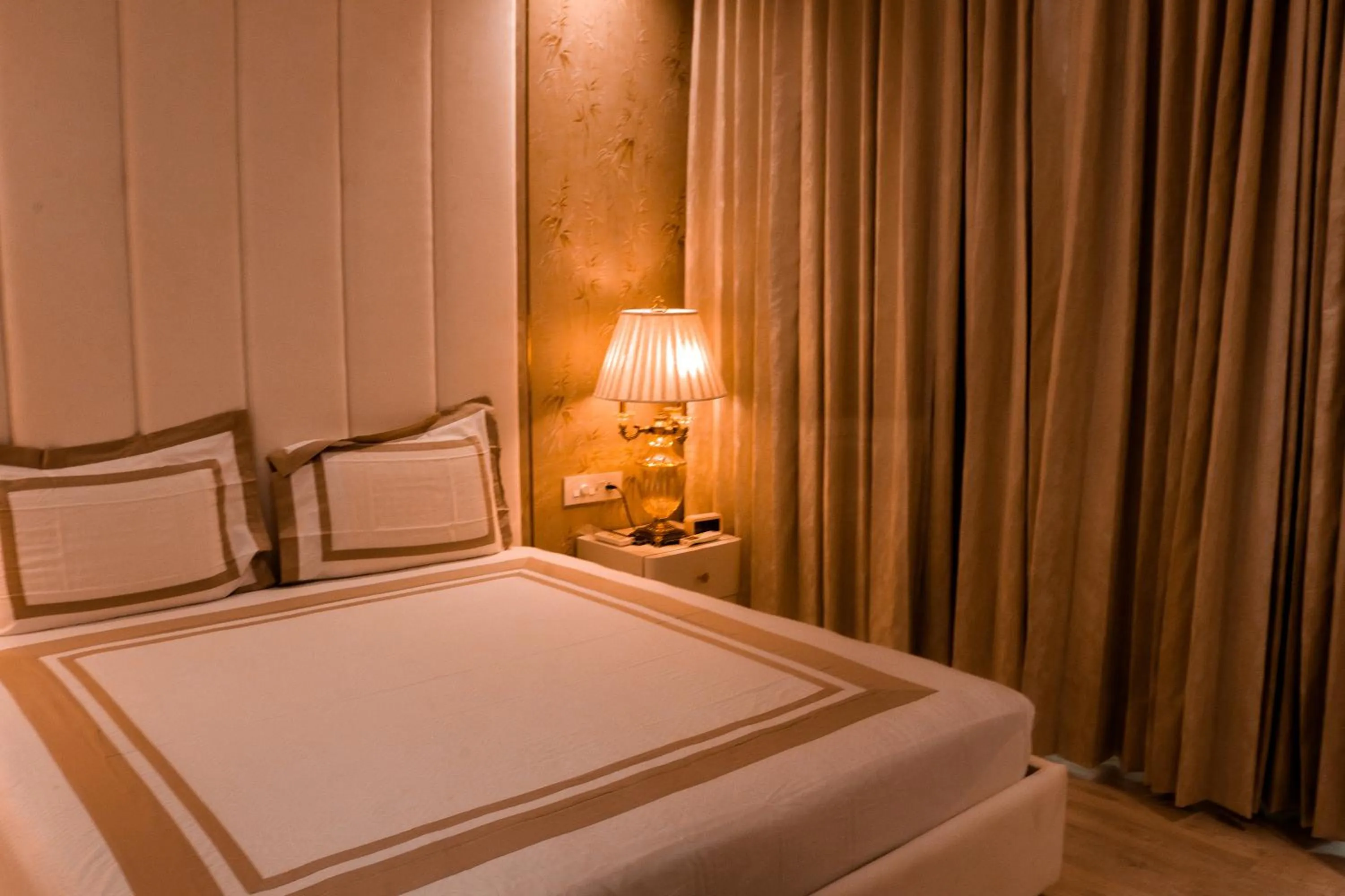 Bed in Royal 9 hotel & Banquet