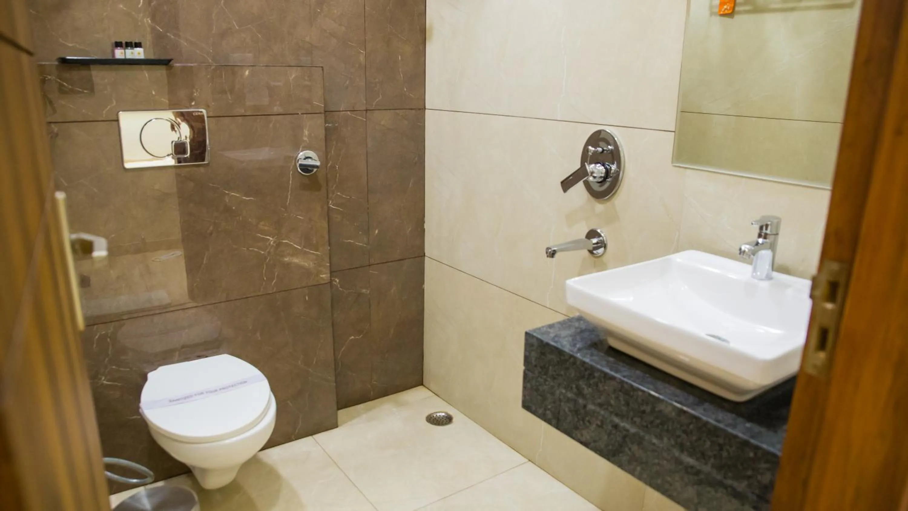 Bathroom in Royal 9 hotel & Banquet