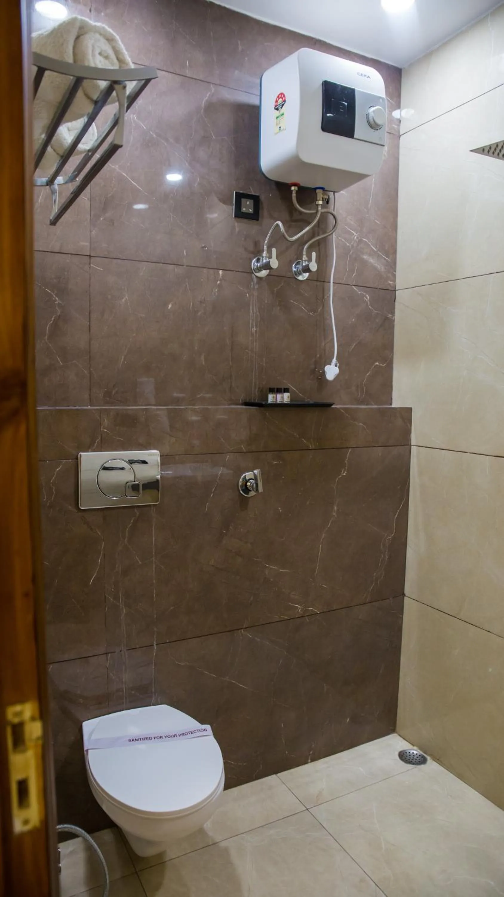 Bathroom in Royal 9 hotel & Banquet