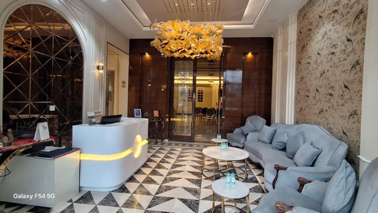 Lobby or reception in Royal 9 hotel & Banquet