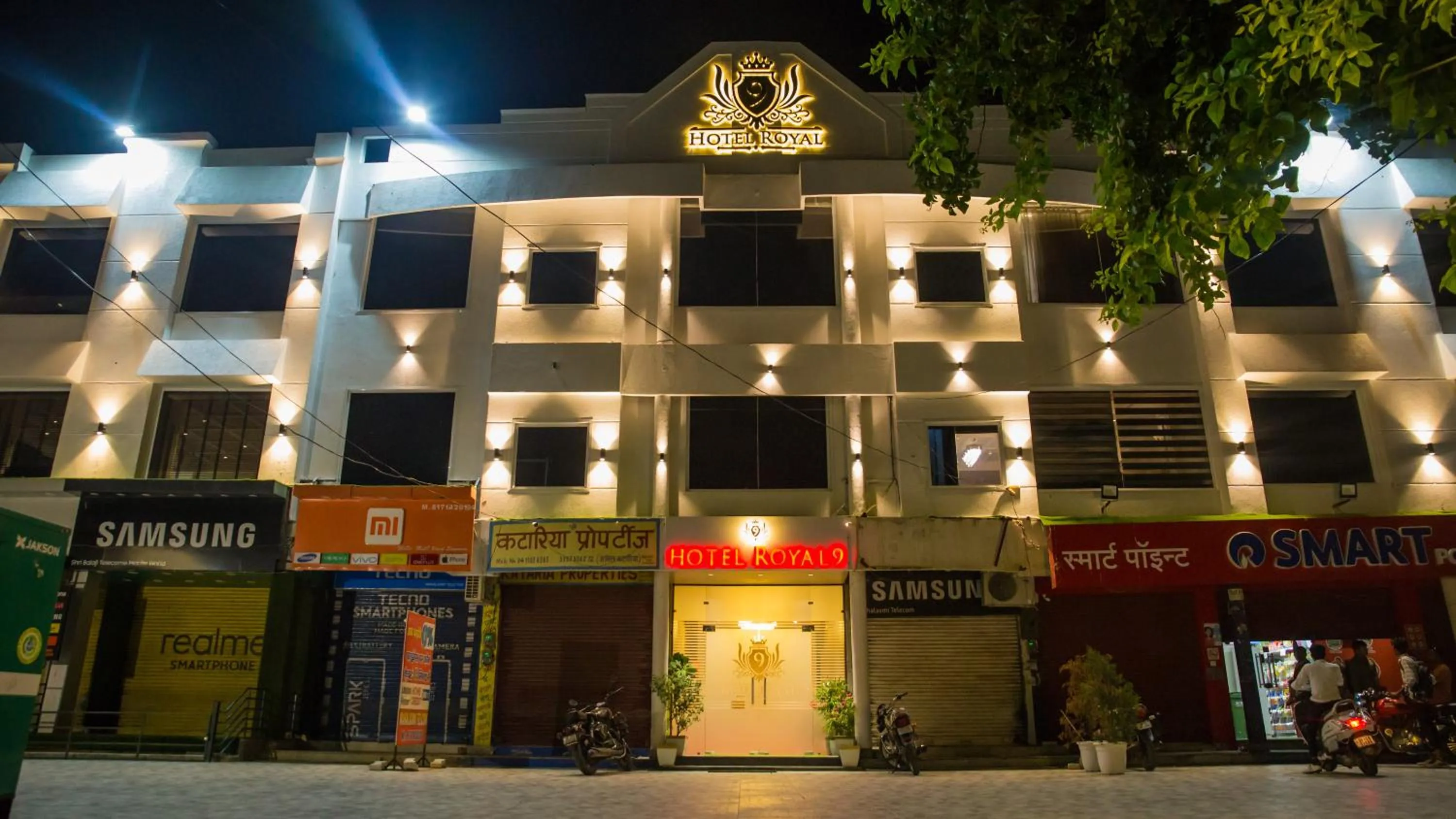 Property building in Royal 9 hotel & Banquet