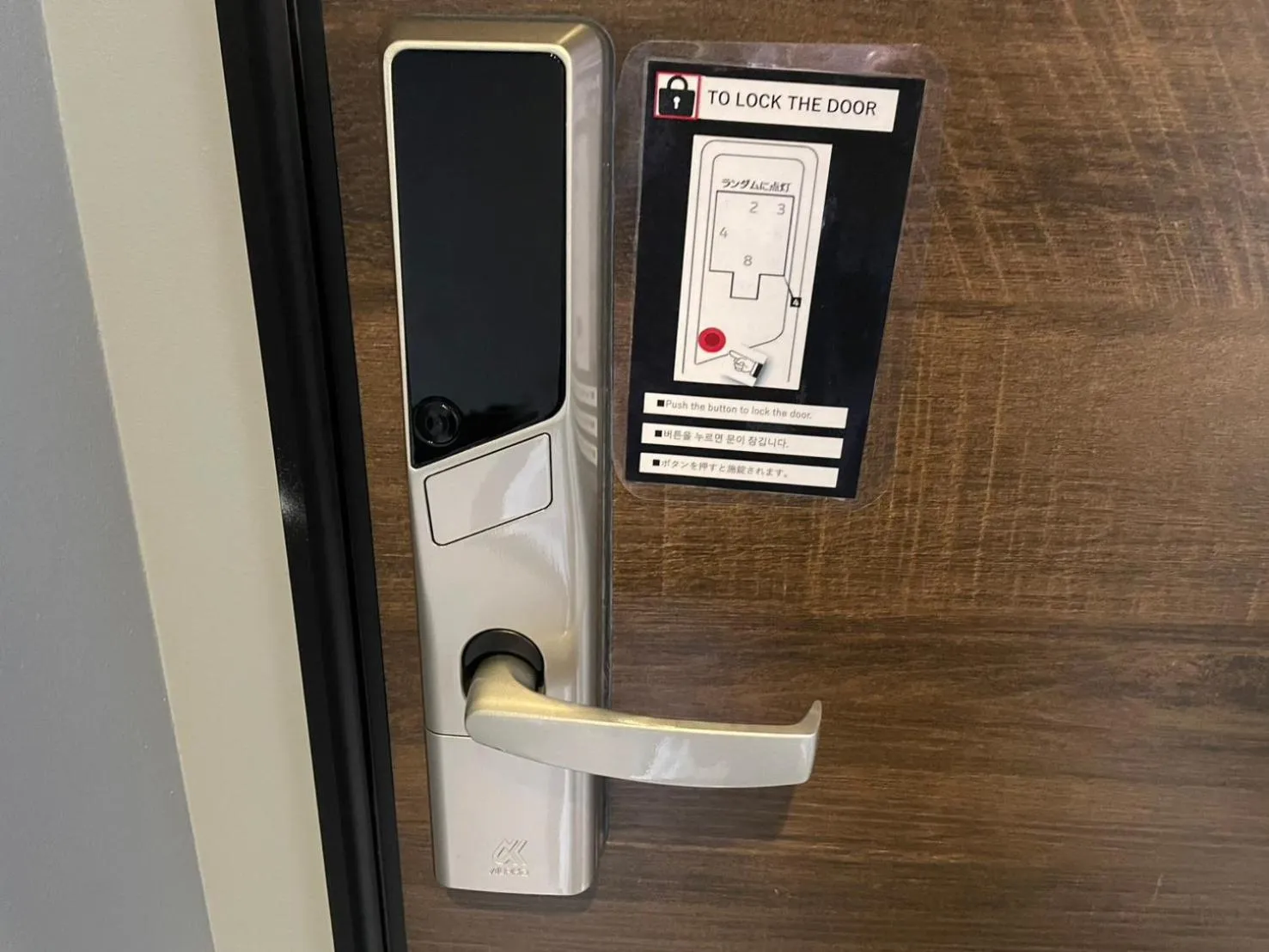 Photo of the whole room in Volcano