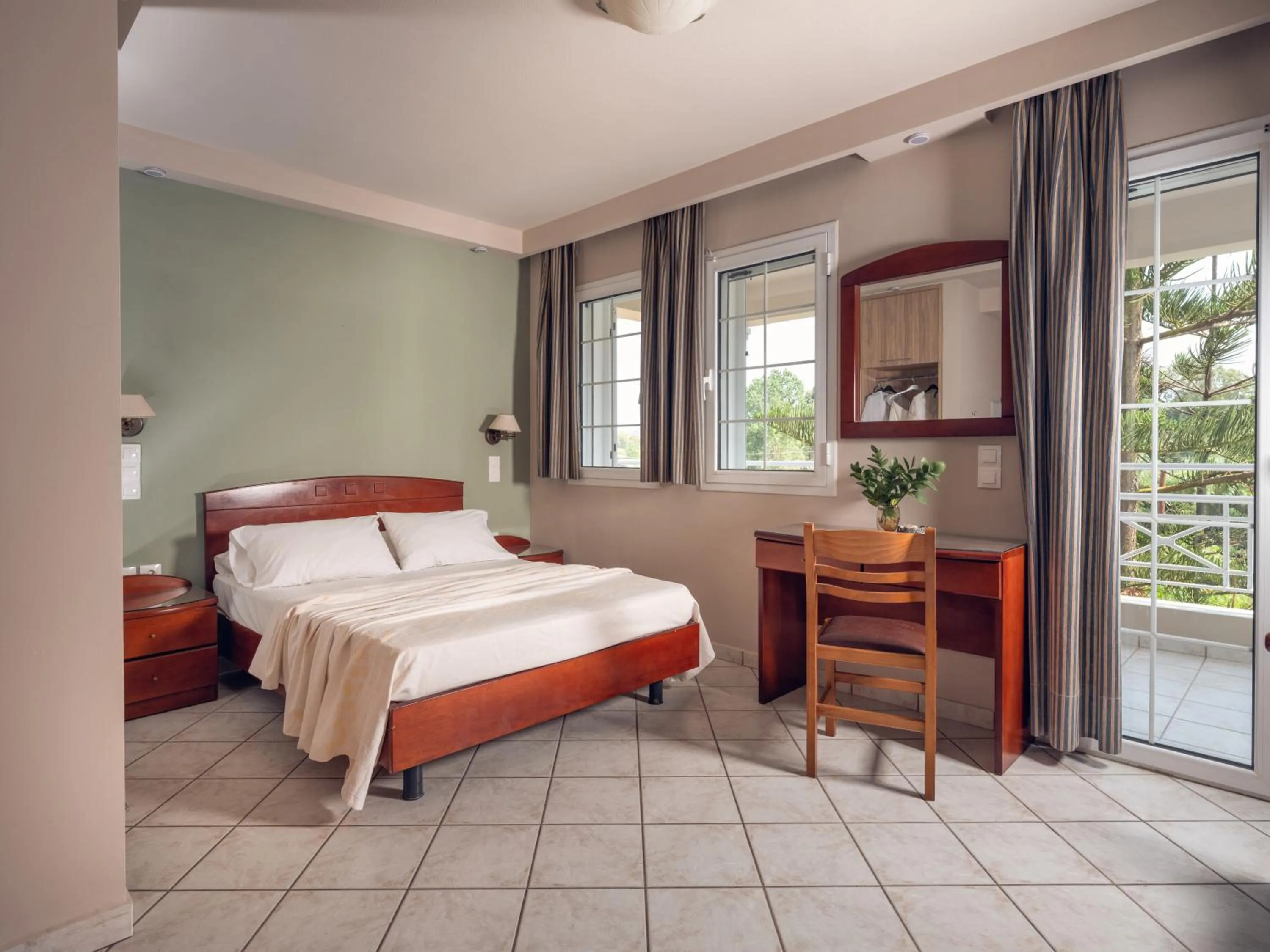 Photo of the whole room, Bed in Villa Maria Laganas