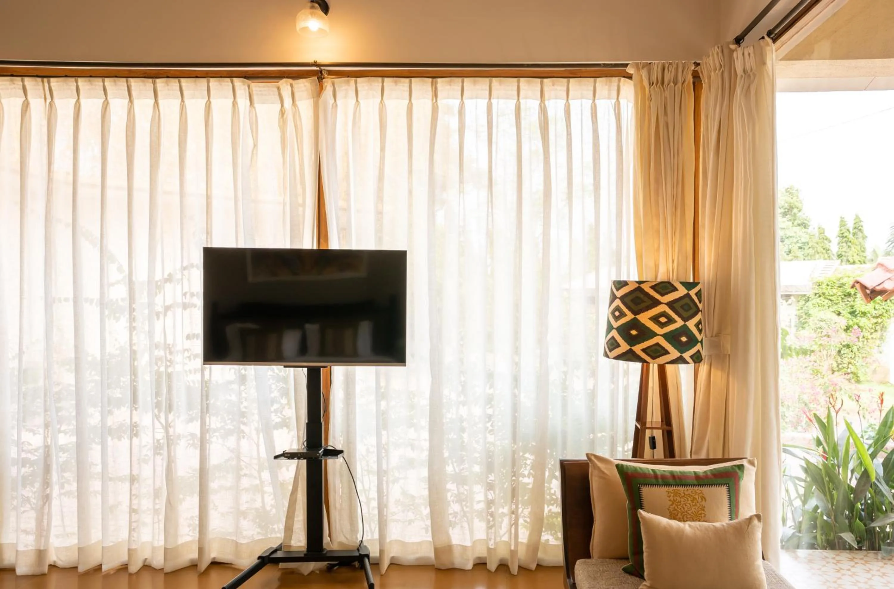 TV and multimedia in Oleander Farms, Karjat