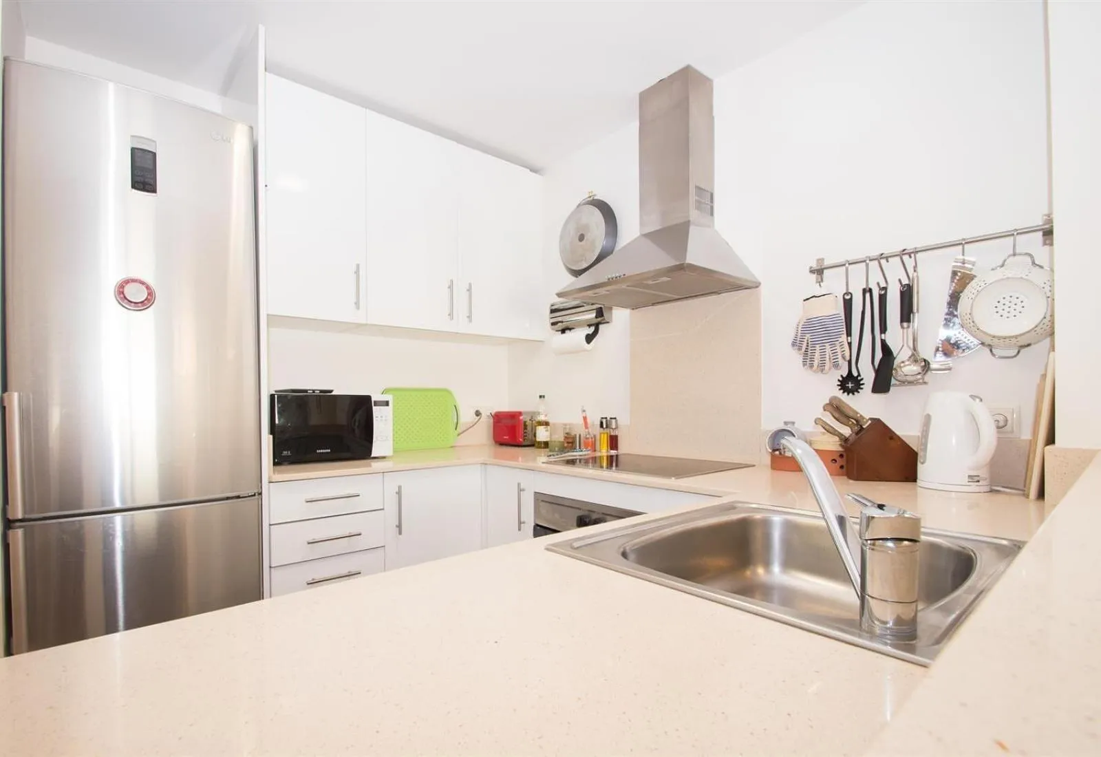 Kitchen or kitchenette in Blue sea apartment