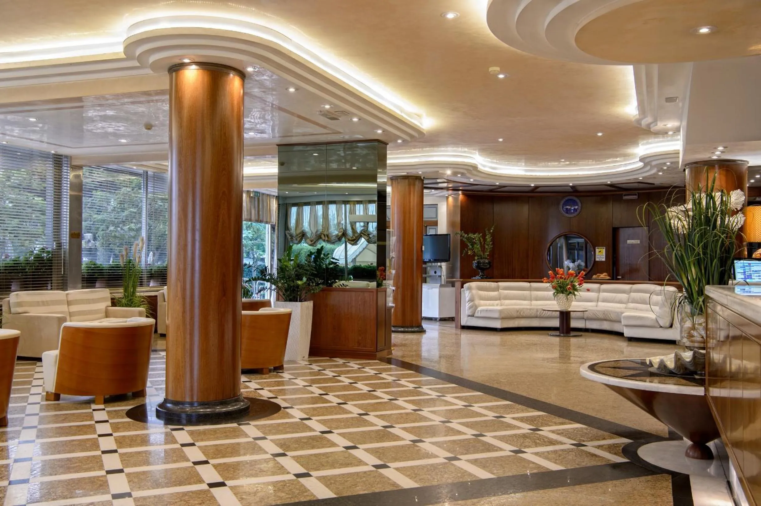 Facade/entrance in Hotel Bristol