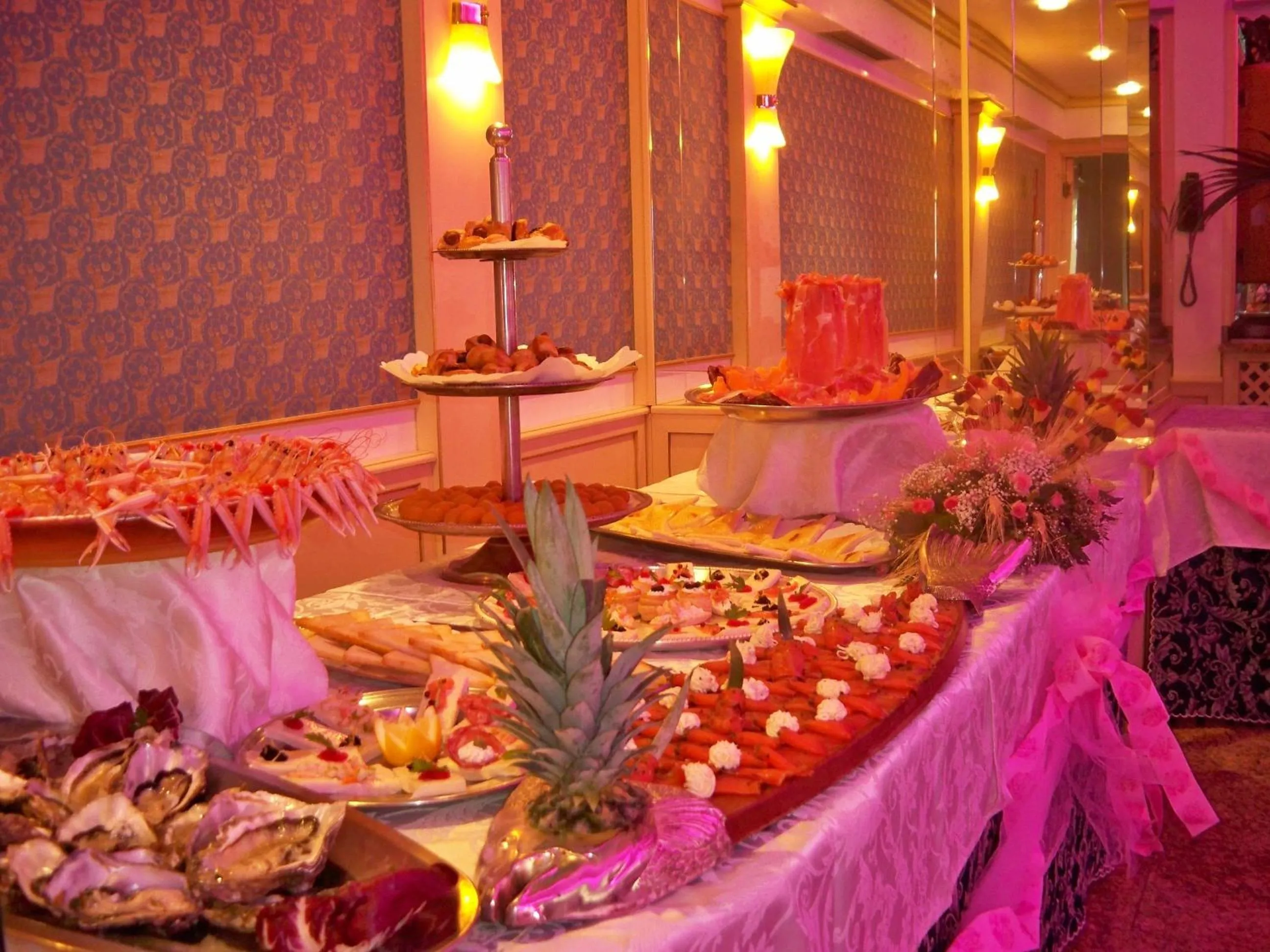 Restaurant/places to eat in Hotel Bristol