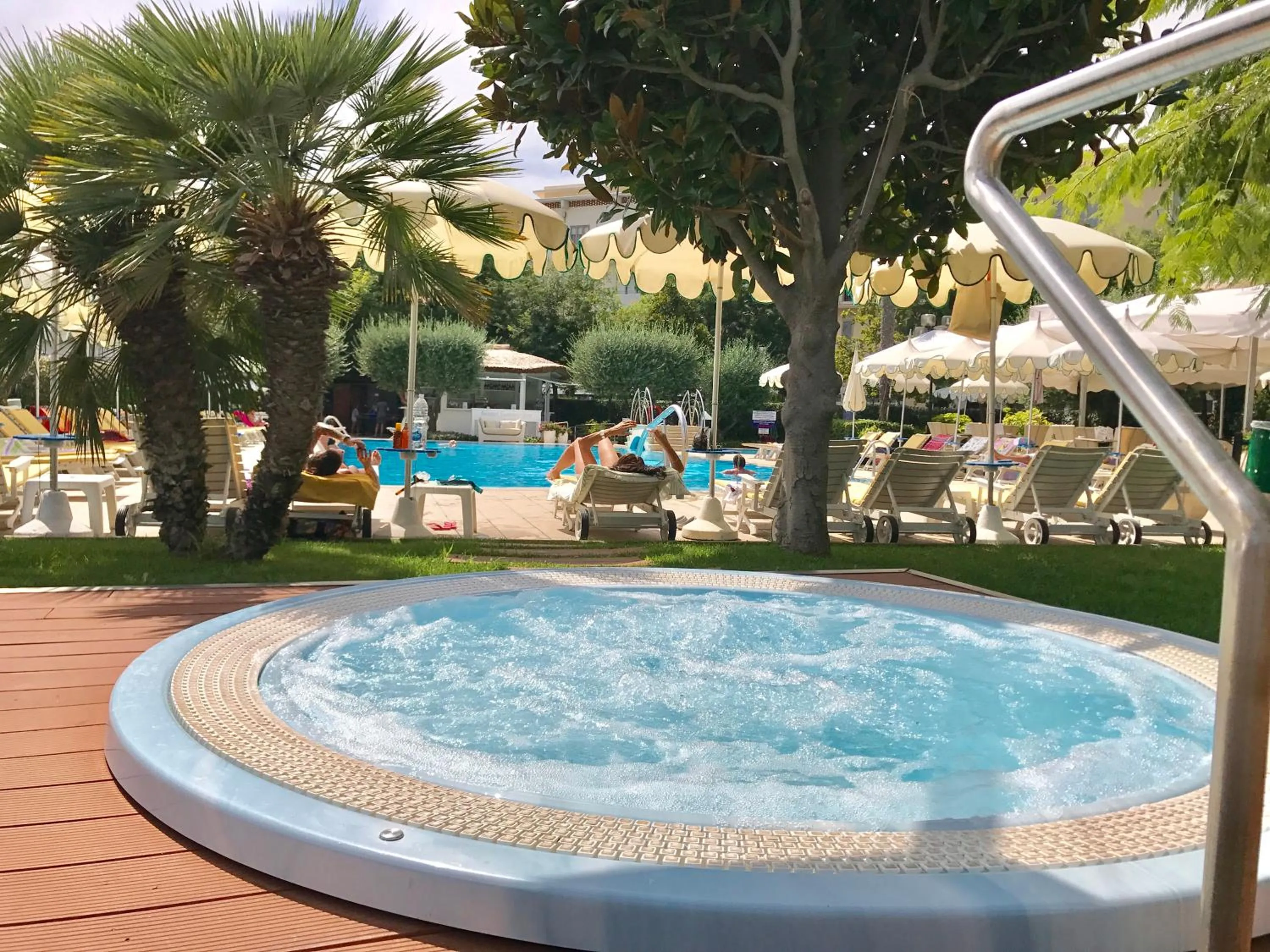 Swimming pool in Hotel Bristol