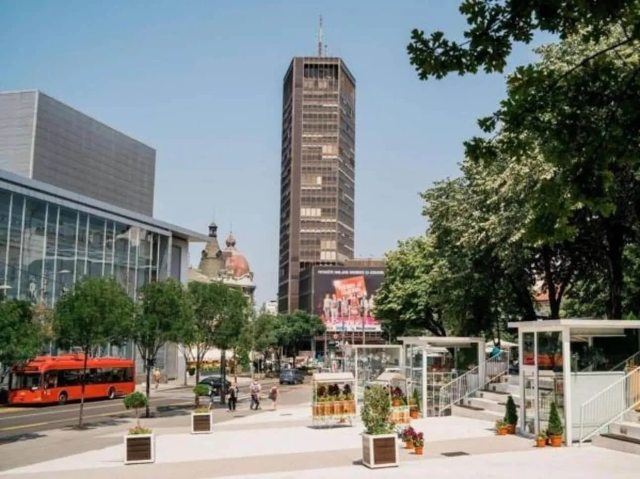 Restaurant/places to eat in Hotel Argo