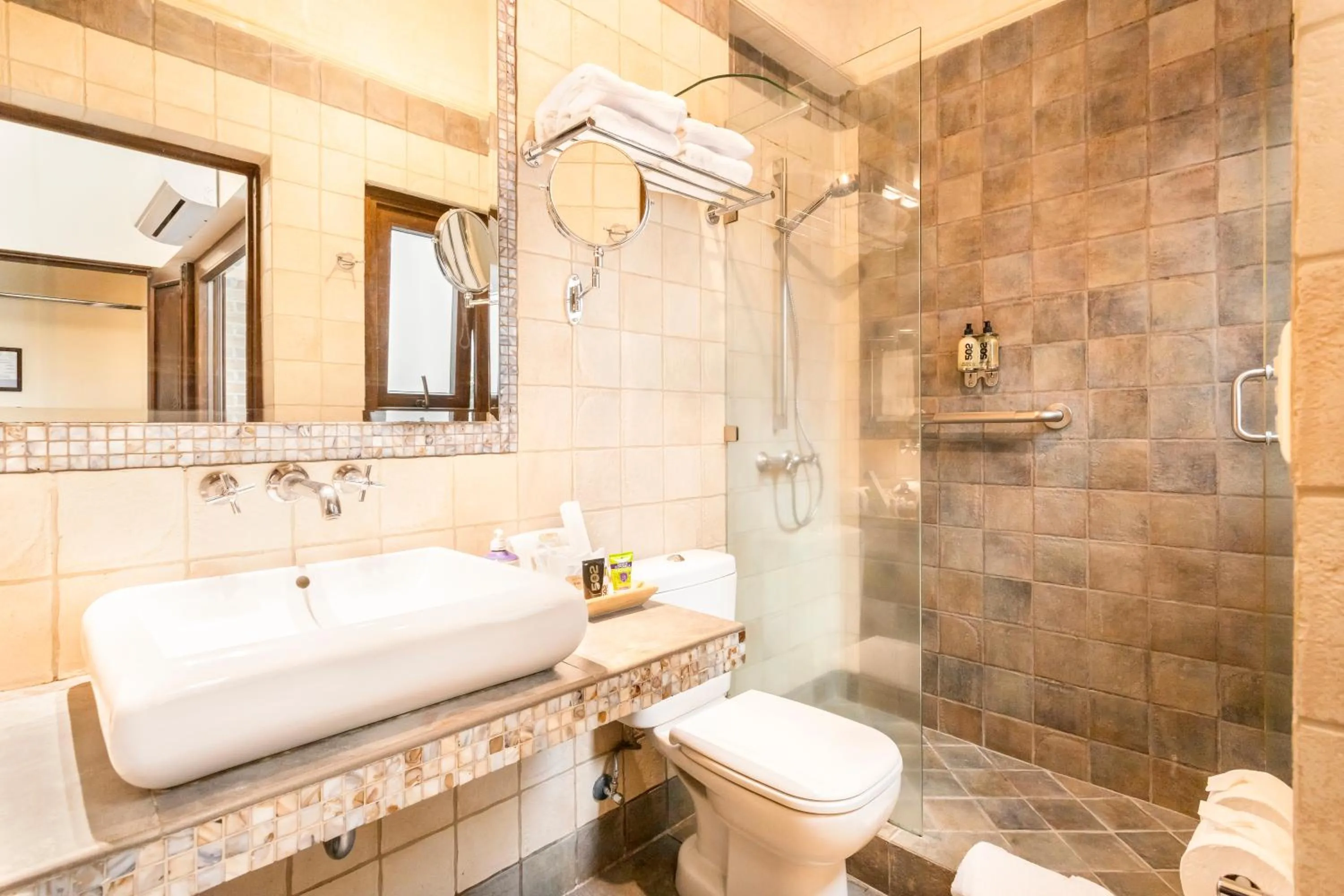 Toilet in Pensativo House Hotel