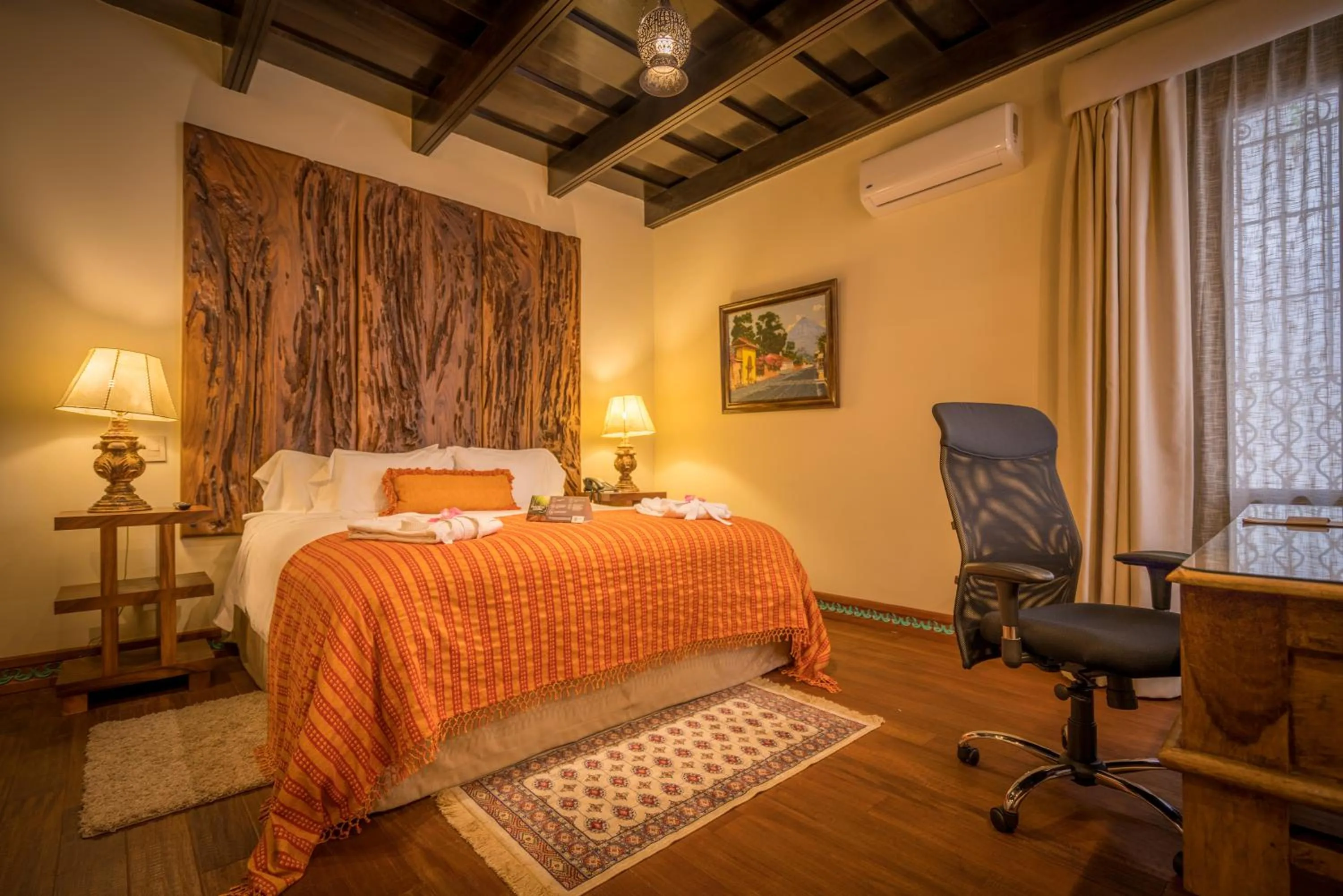 Photo of the whole room, Bed in Pensativo House Hotel