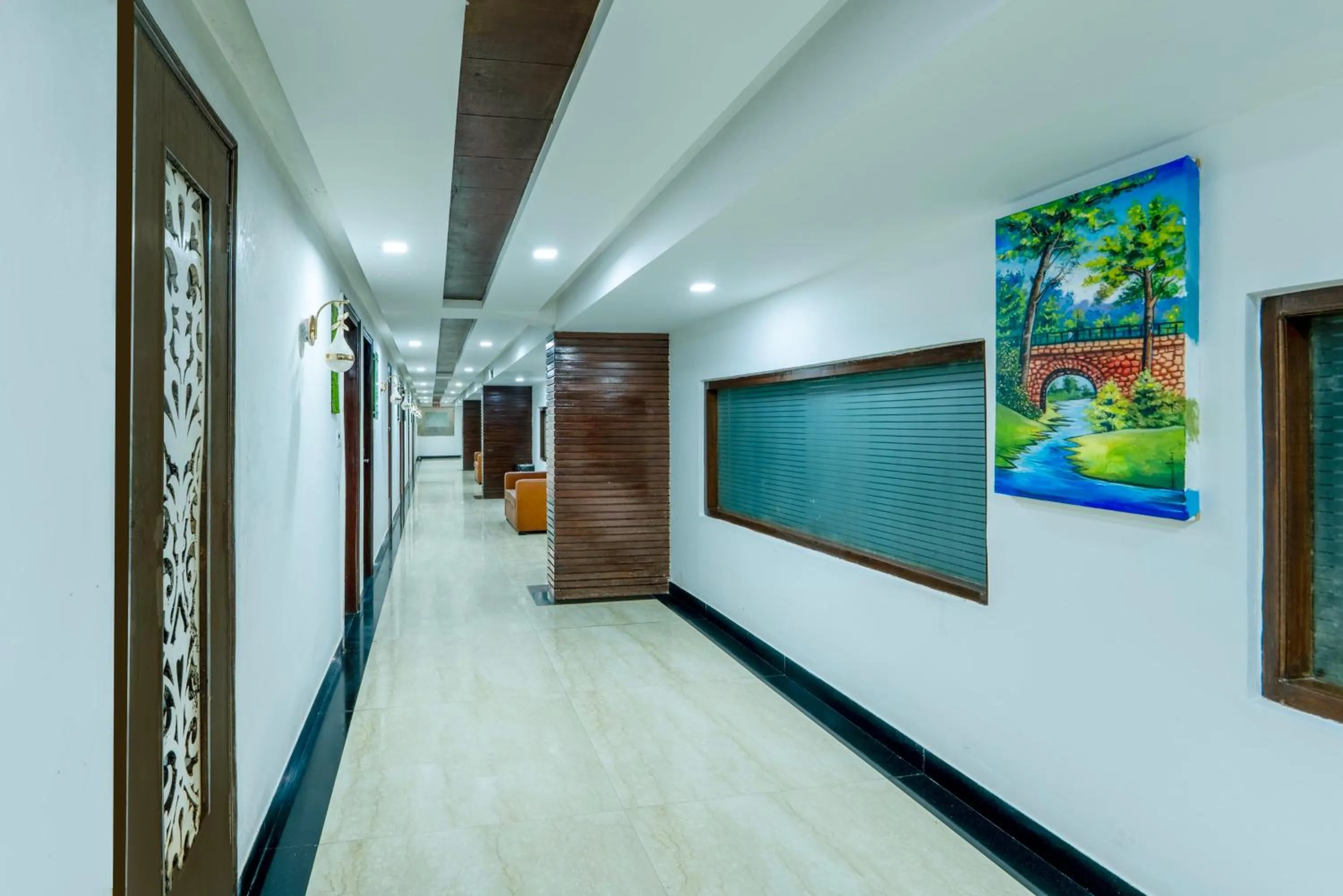Lobby or reception in Treebo Premium Queens Of Hills Near Mall Road Area