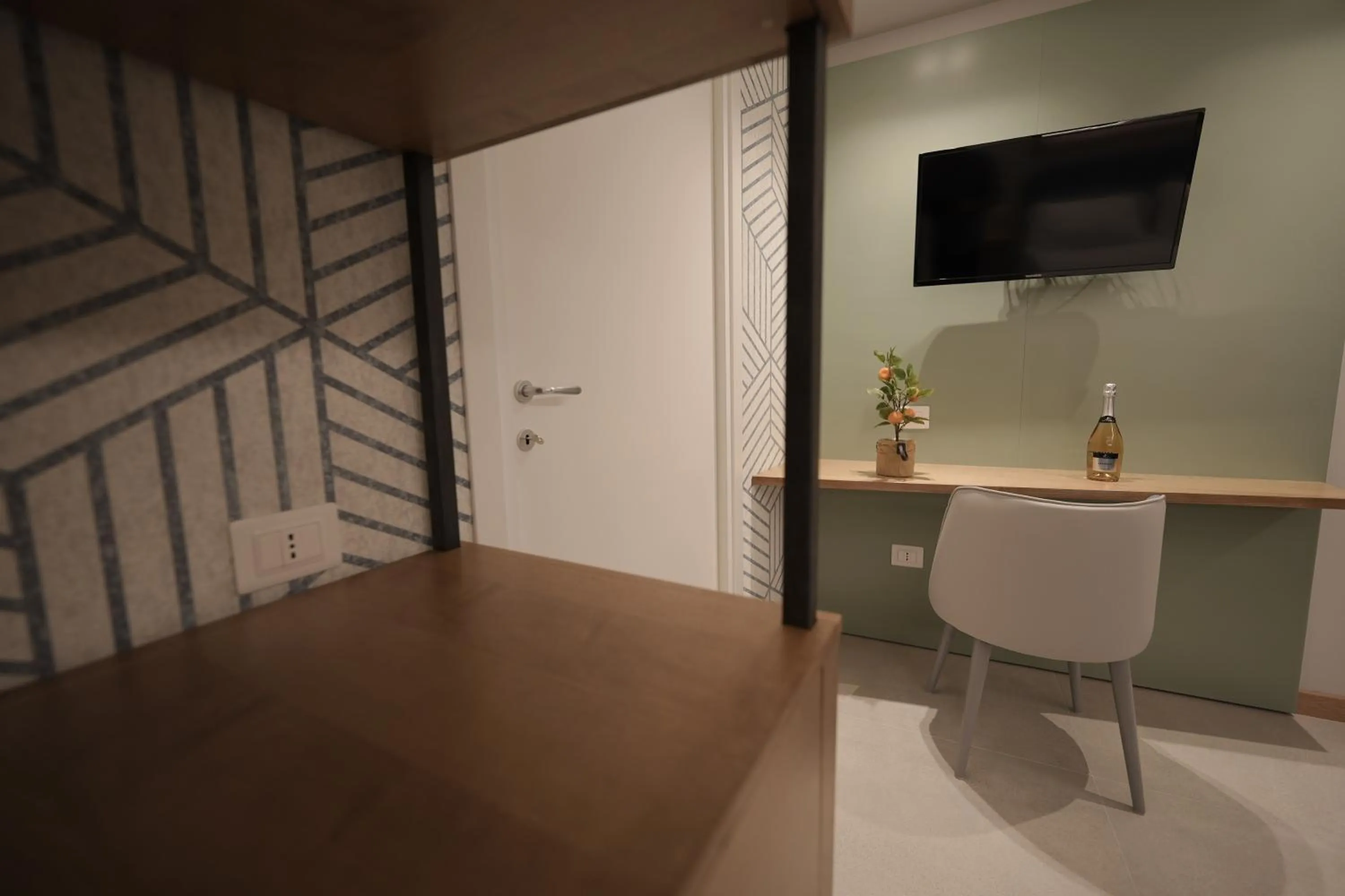 hair dresser in ELISEO PALACE TROPEA