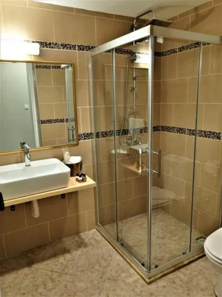 Bathroom in Selimhan Otel