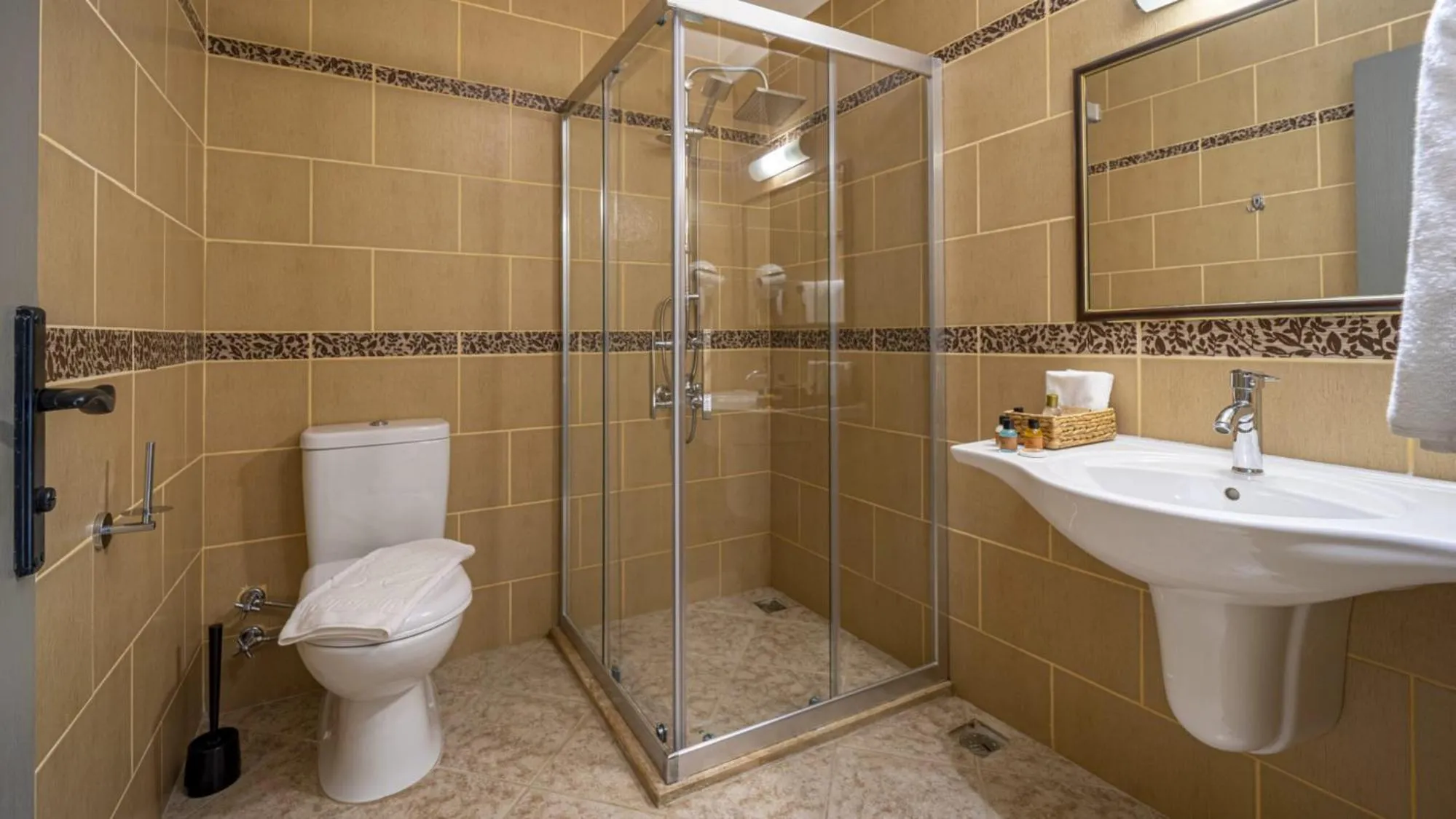 Bathroom in Selimhan Otel