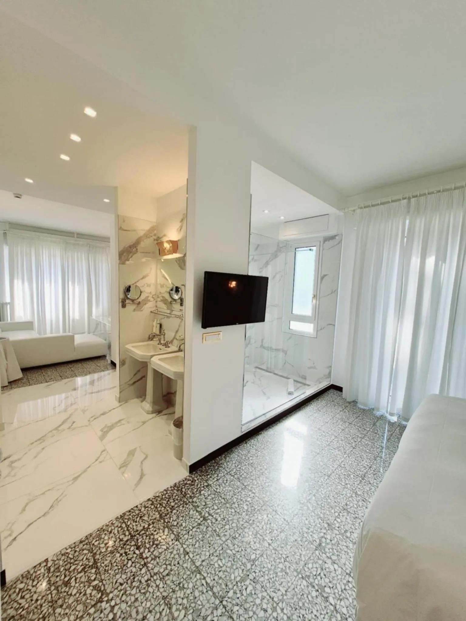 Photo of the whole room, Bed in Eveline Portosole Hotel