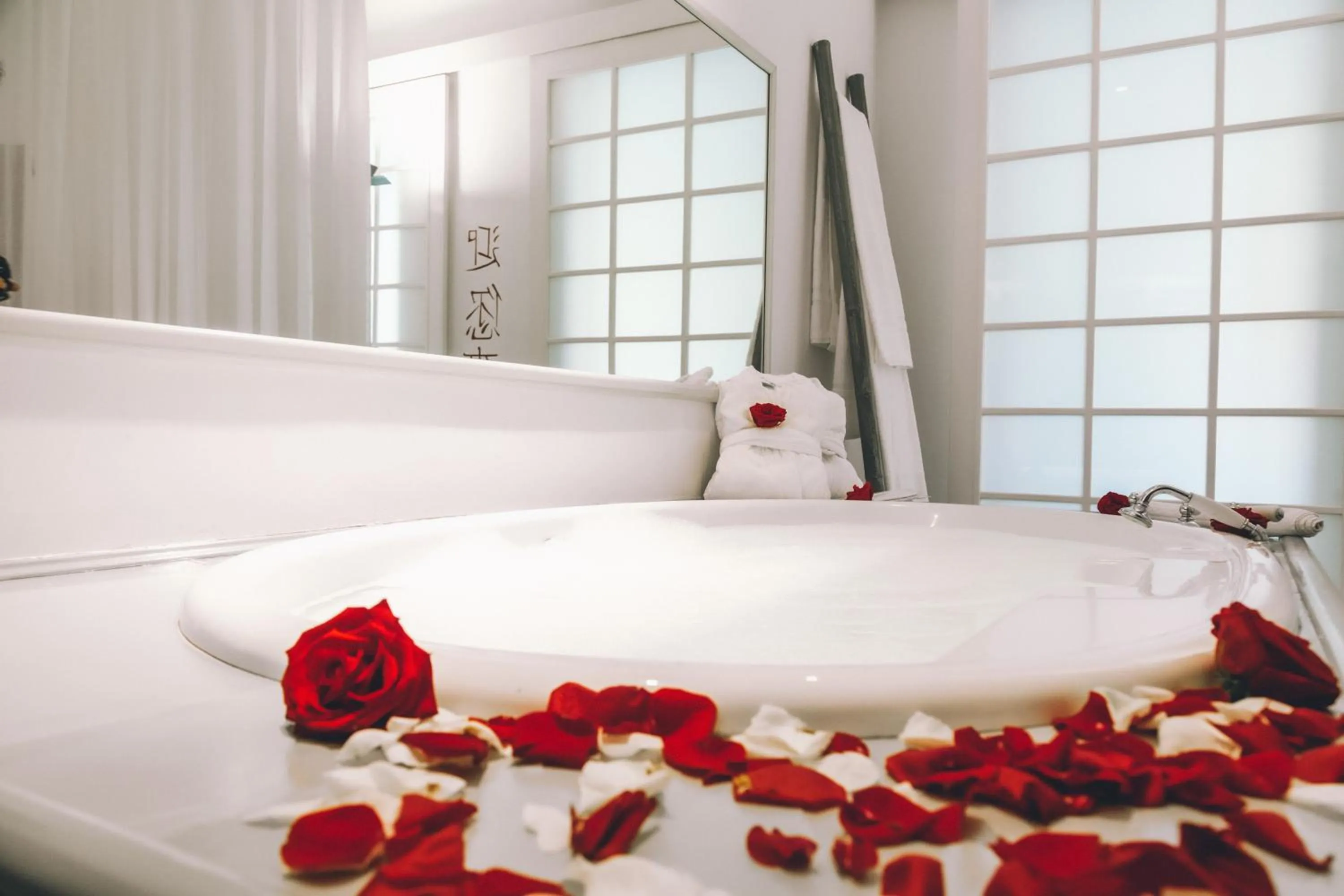 Decorative detail, Bed in Eveline Portosole Hotel