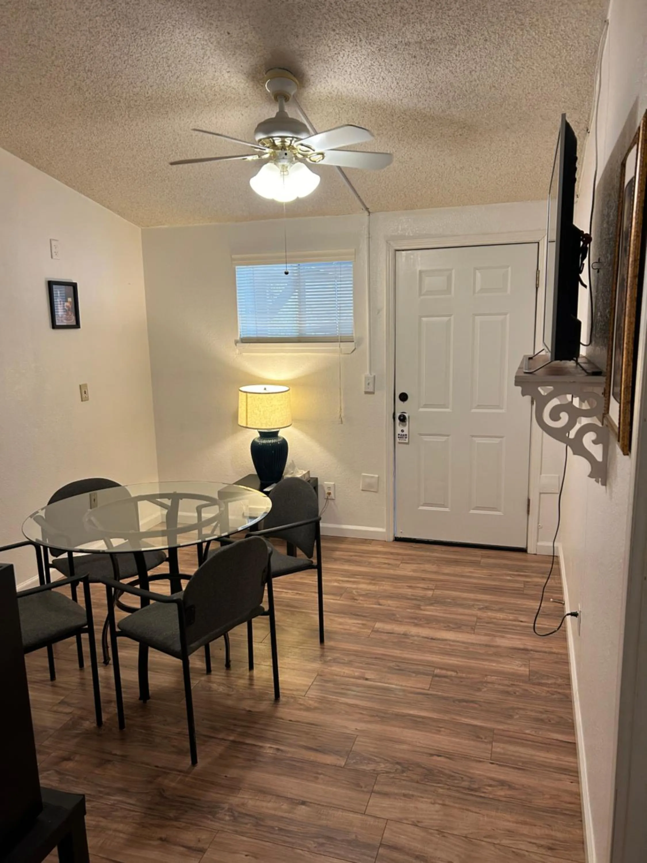 Dining area in K7 Bed and Breakfast