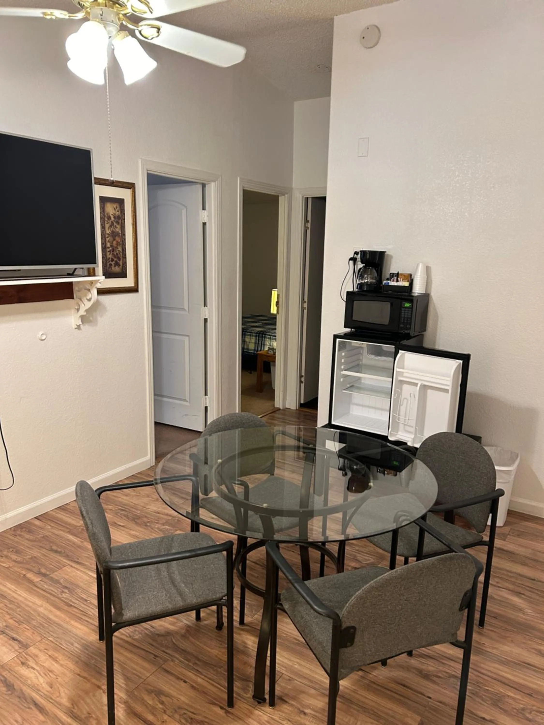 Dining area in K7 Bed and Breakfast