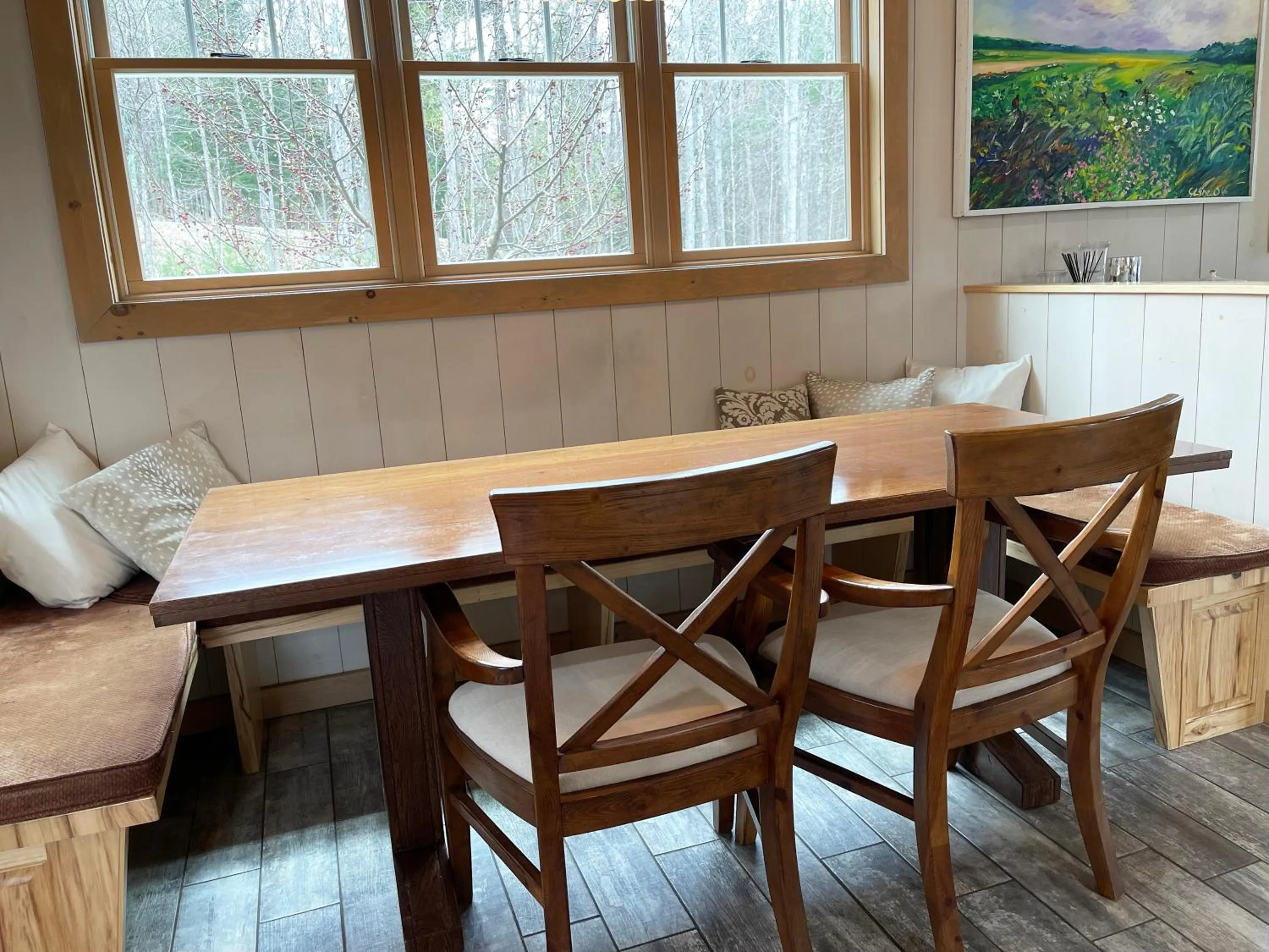 Dining area in High Peaks Chalet
