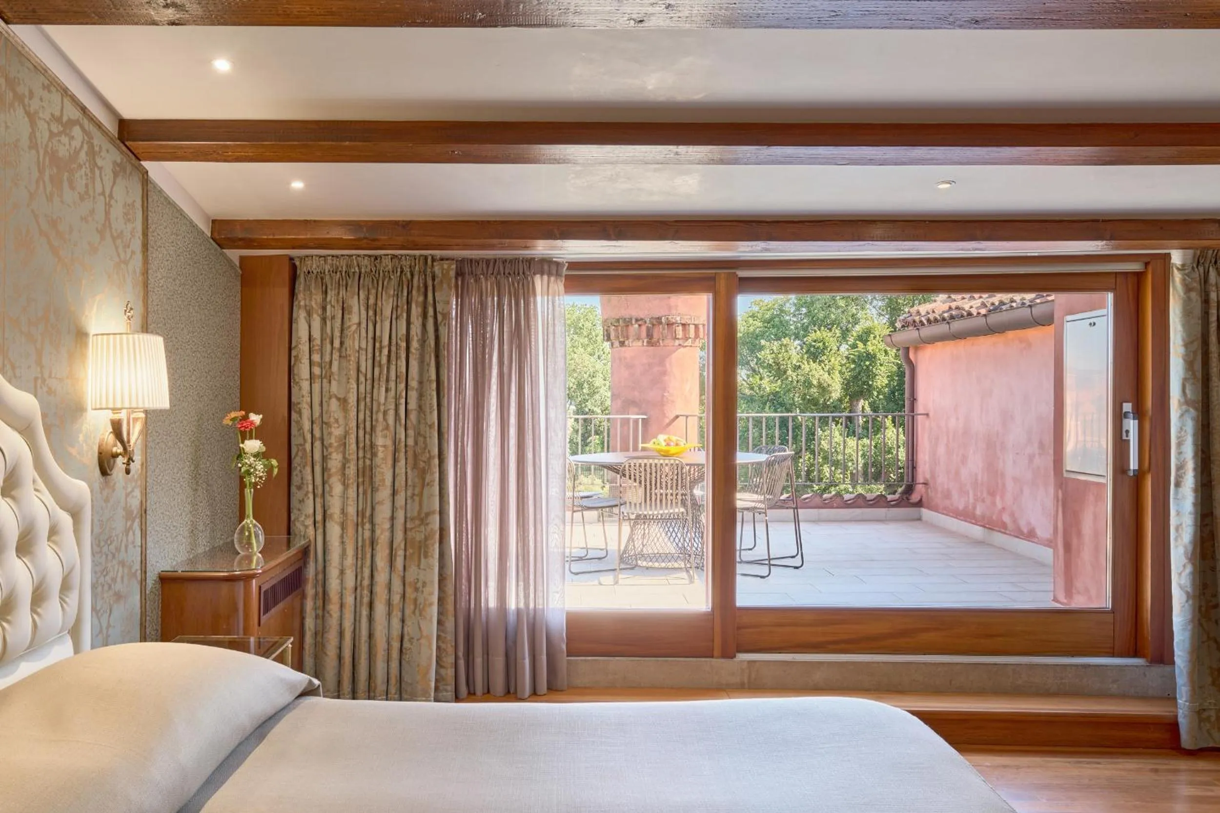 Balcony/Terrace, Bed in Hotel Santa Chiara