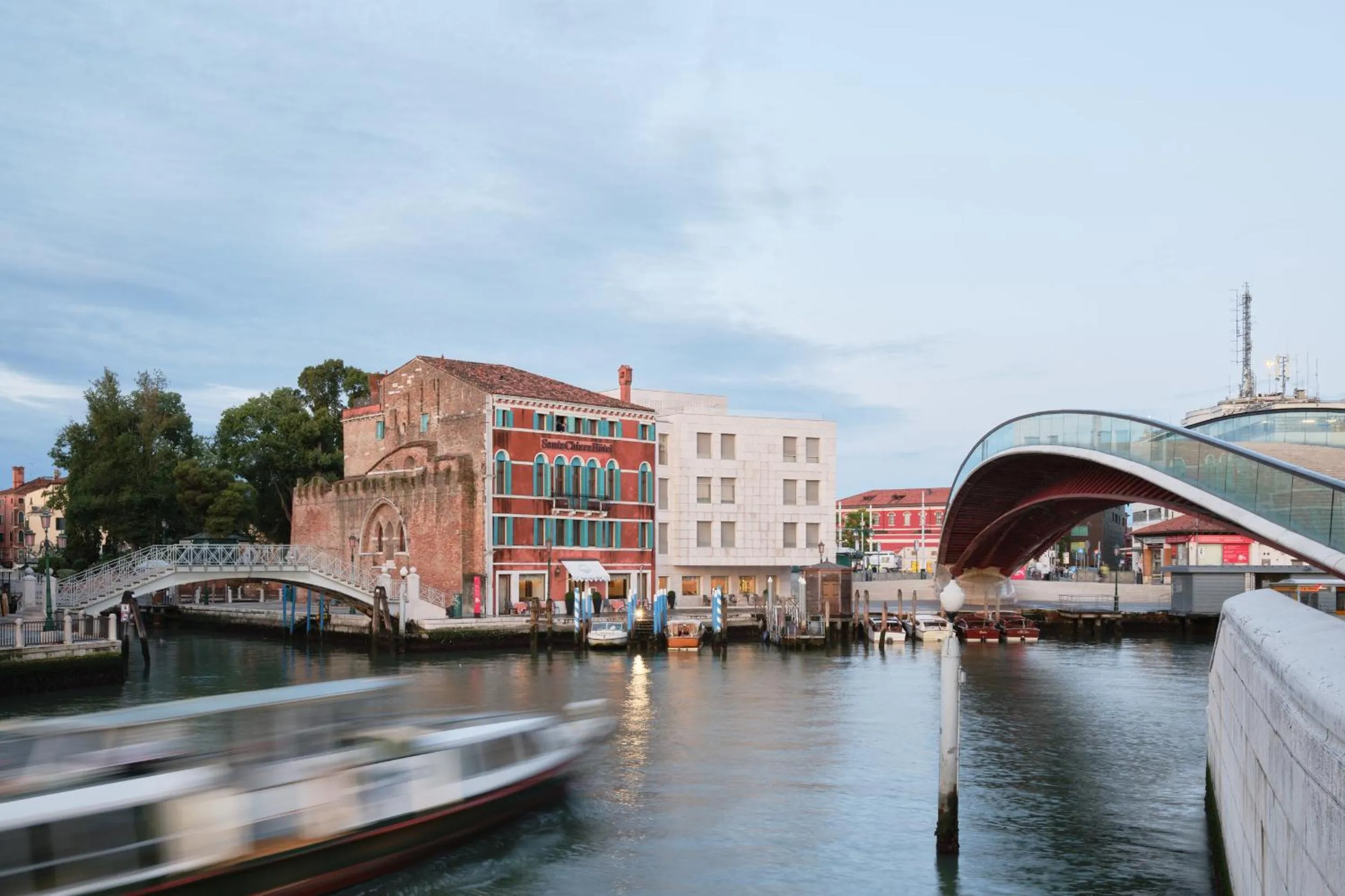 Property building in Hotel Santa Chiara