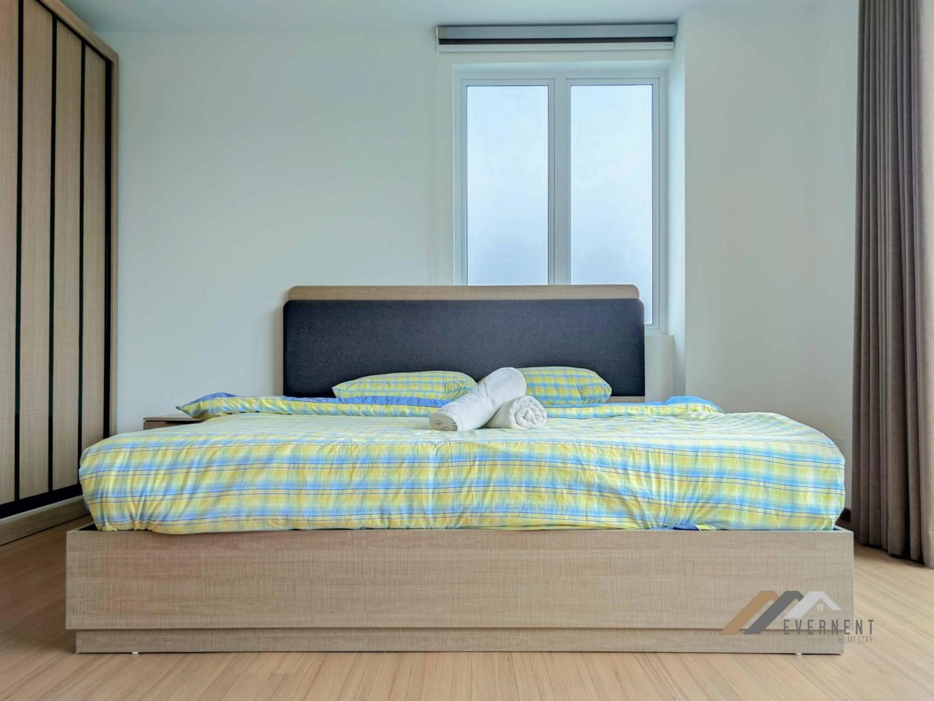 Bed in Serene Heights by Evernent