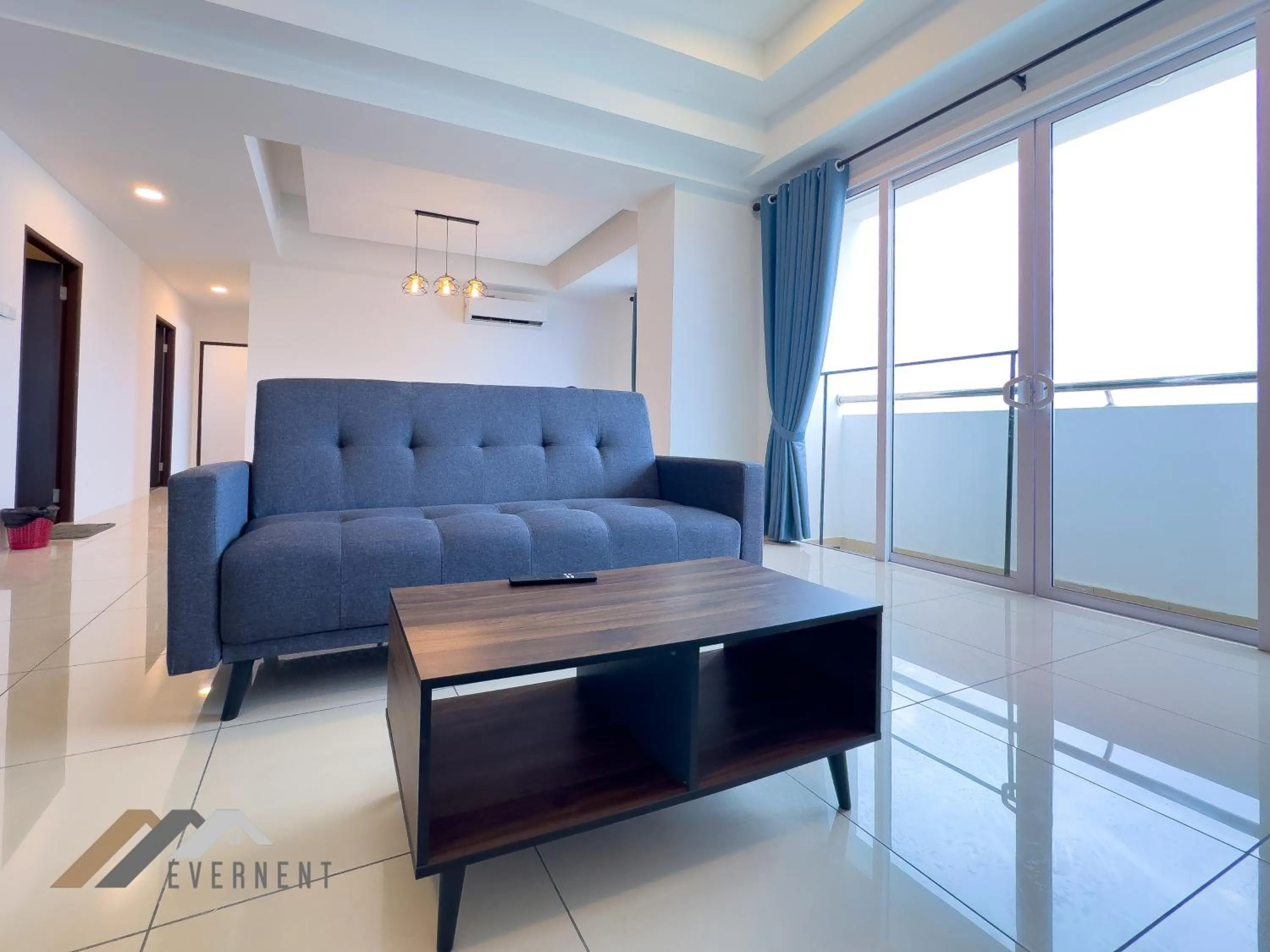 Living room in Serene Heights by Evernent