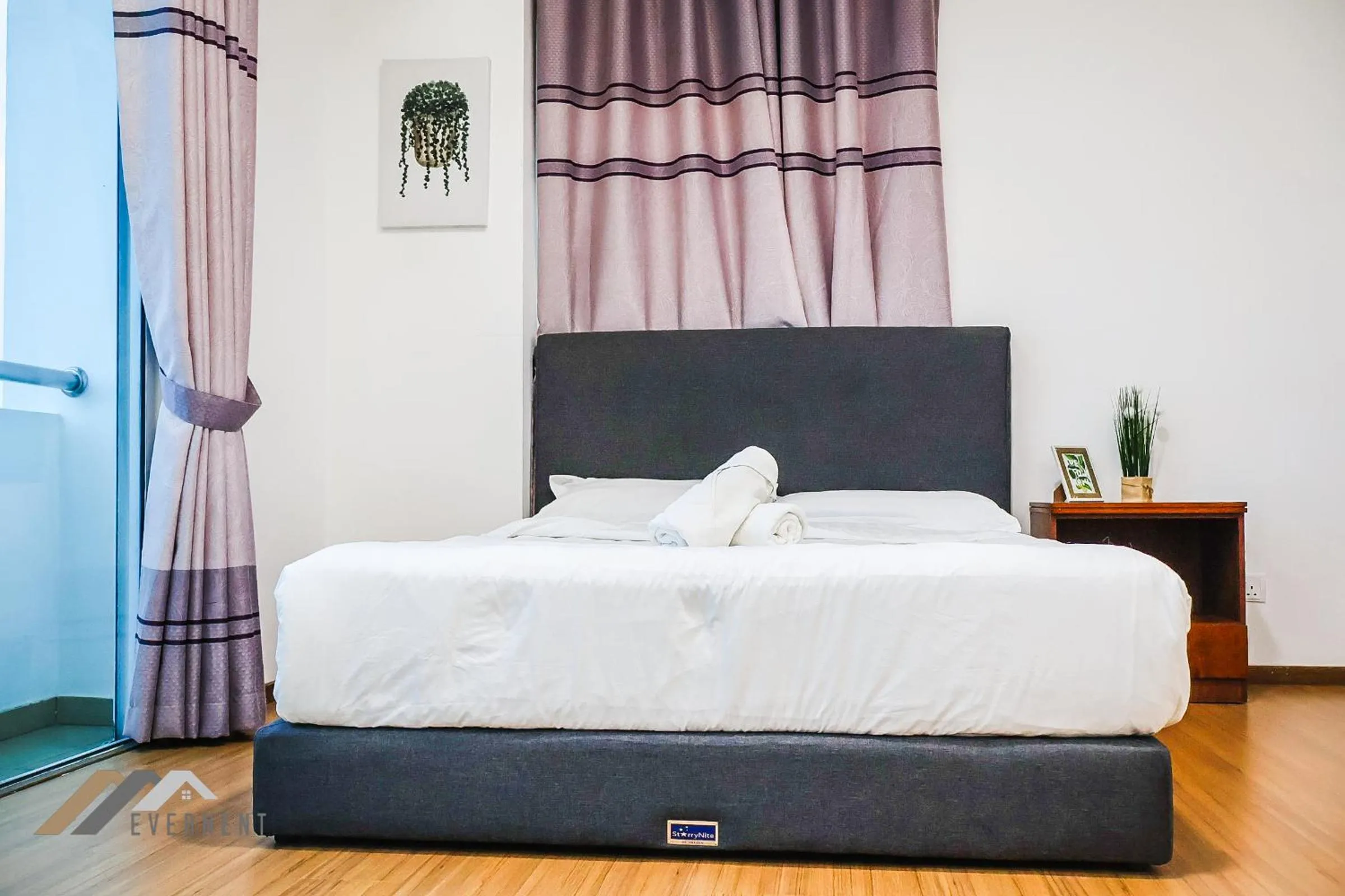 Bedroom, Bed in Serene Heights by Evernent