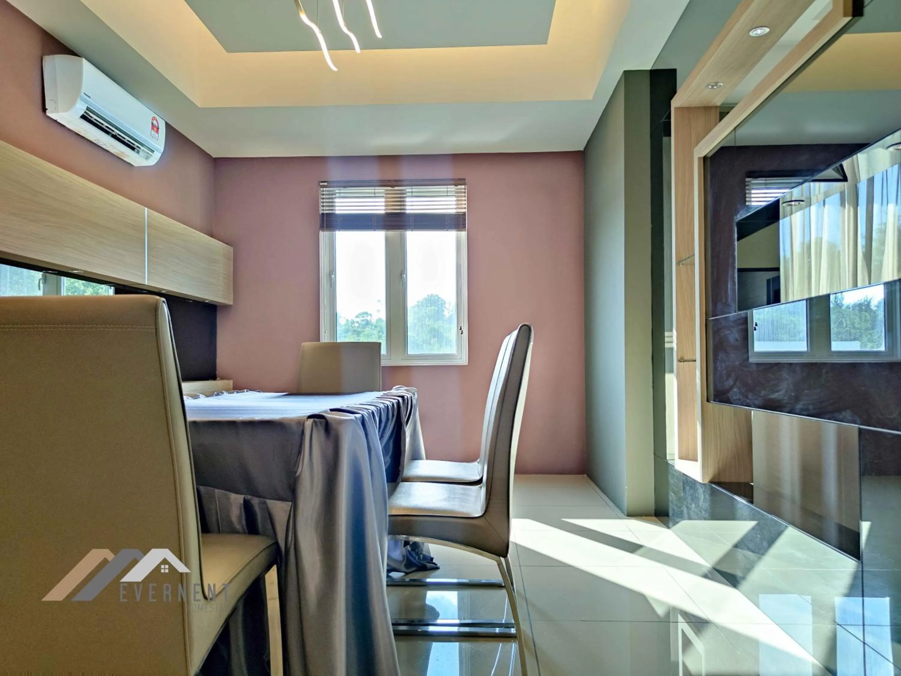 Seating area in Serene Heights by Evernent