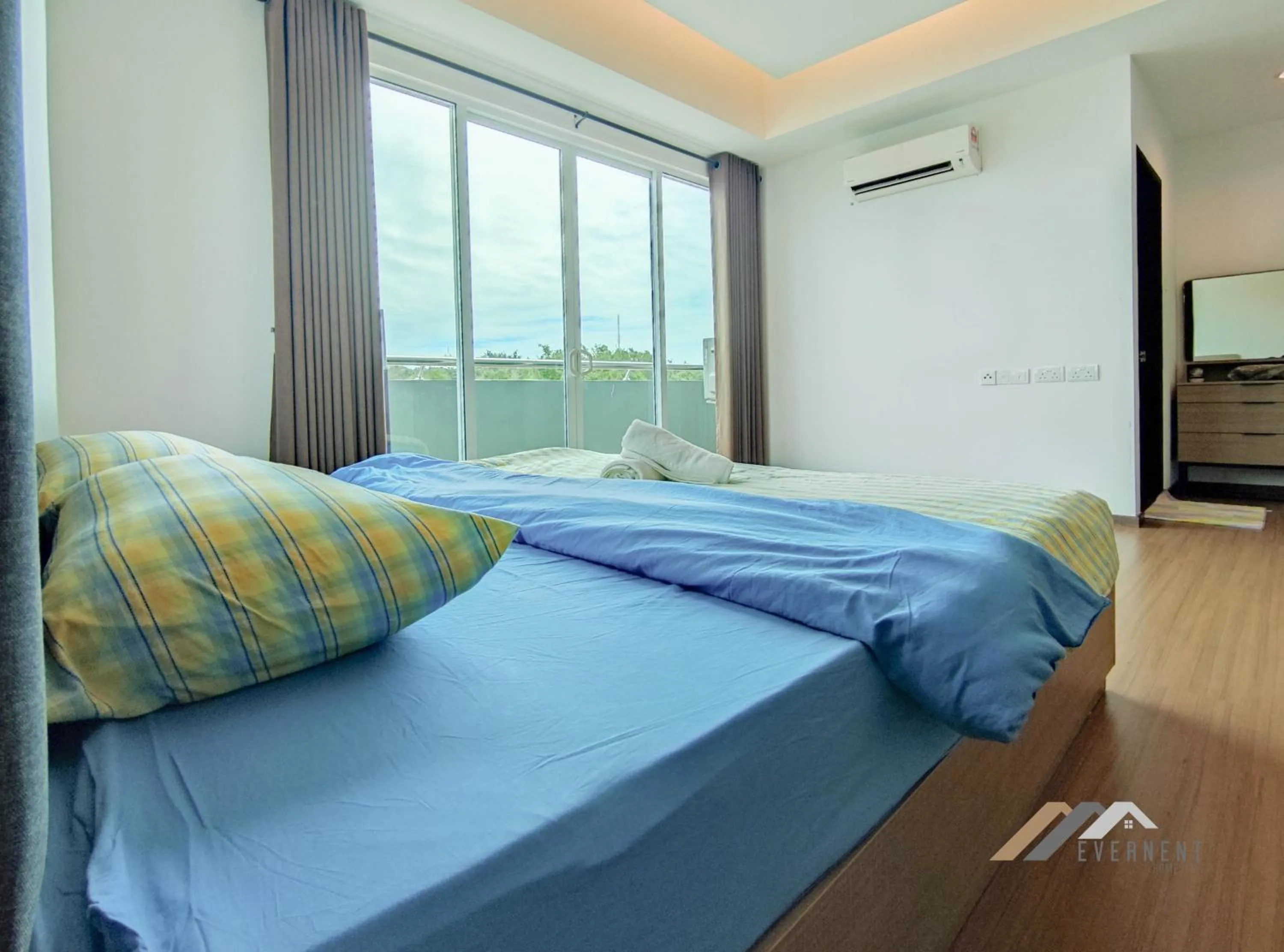 Bed in Serene Heights by Evernent