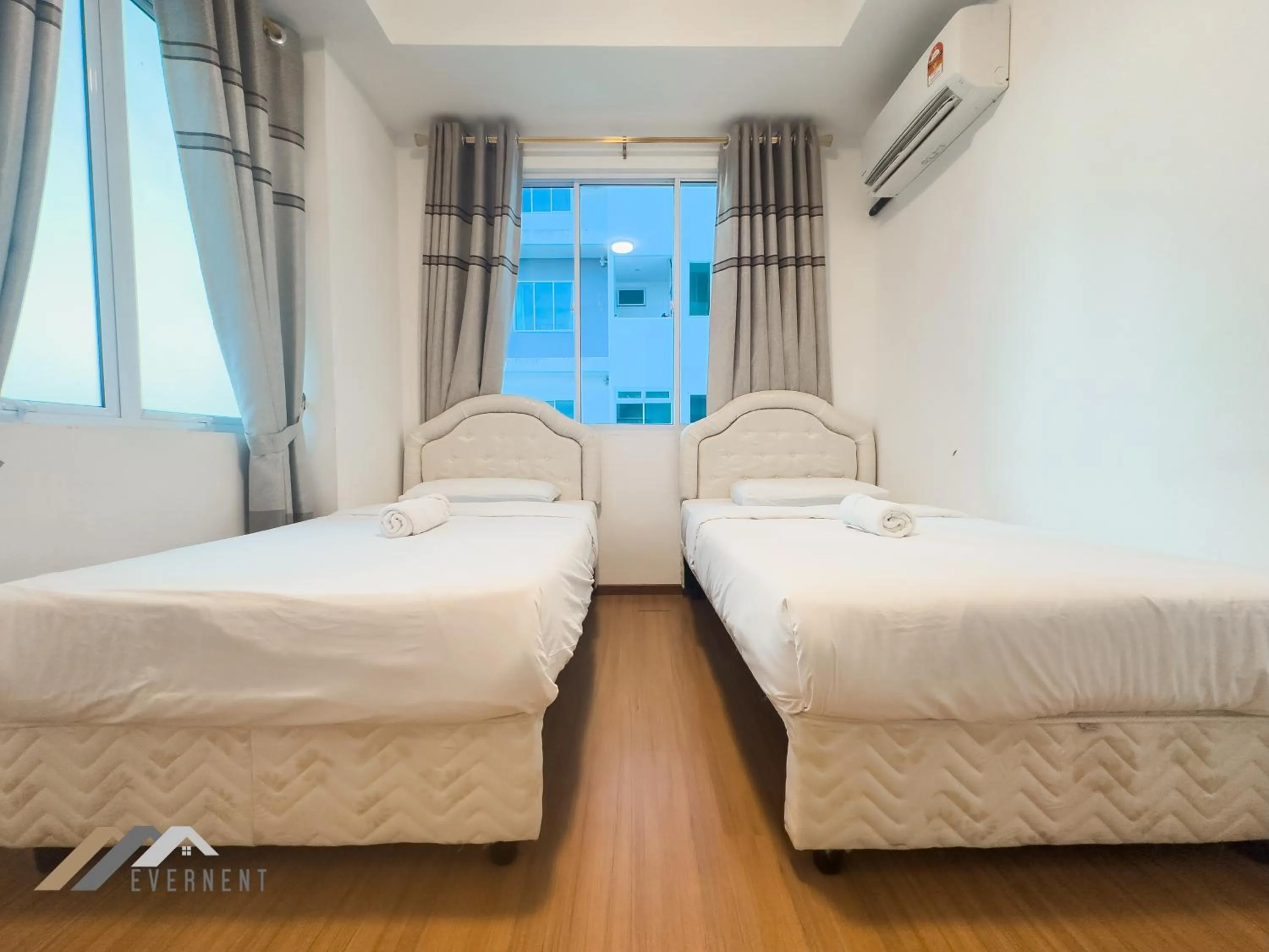 Bedroom, Bed in Serene Heights by Evernent