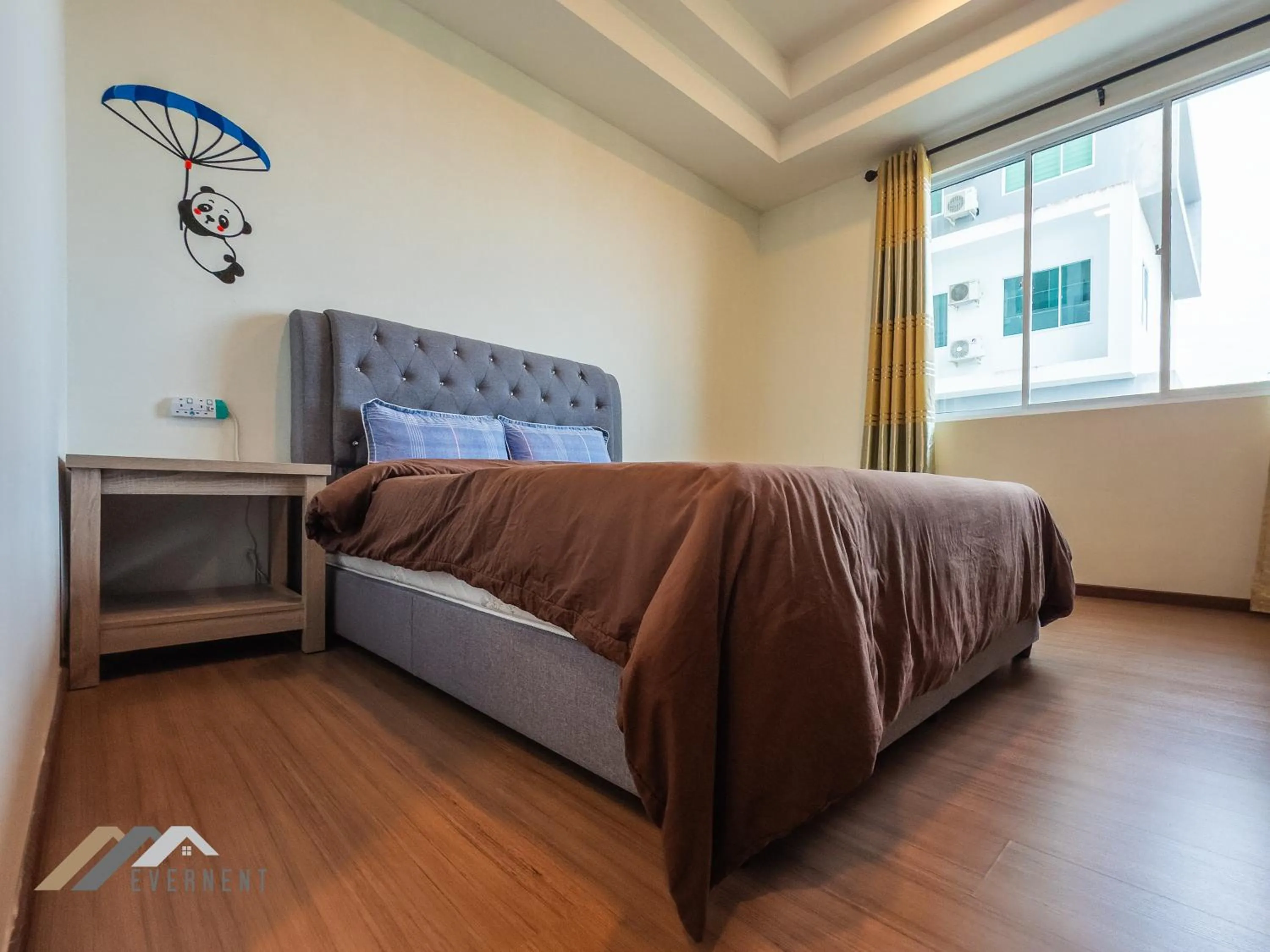 Bedroom, Bed in Serene Heights by Evernent