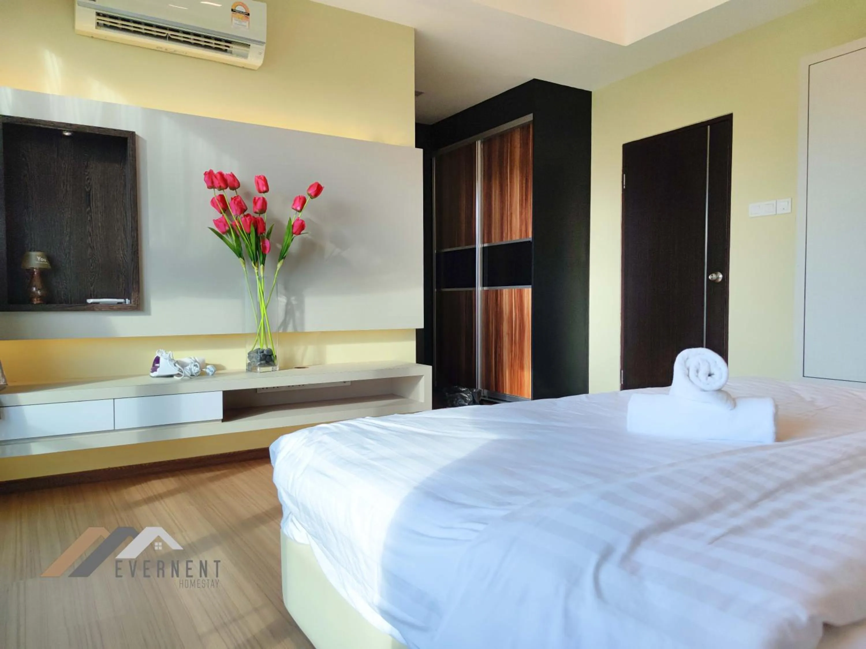 Bed in Serene Heights by Evernent