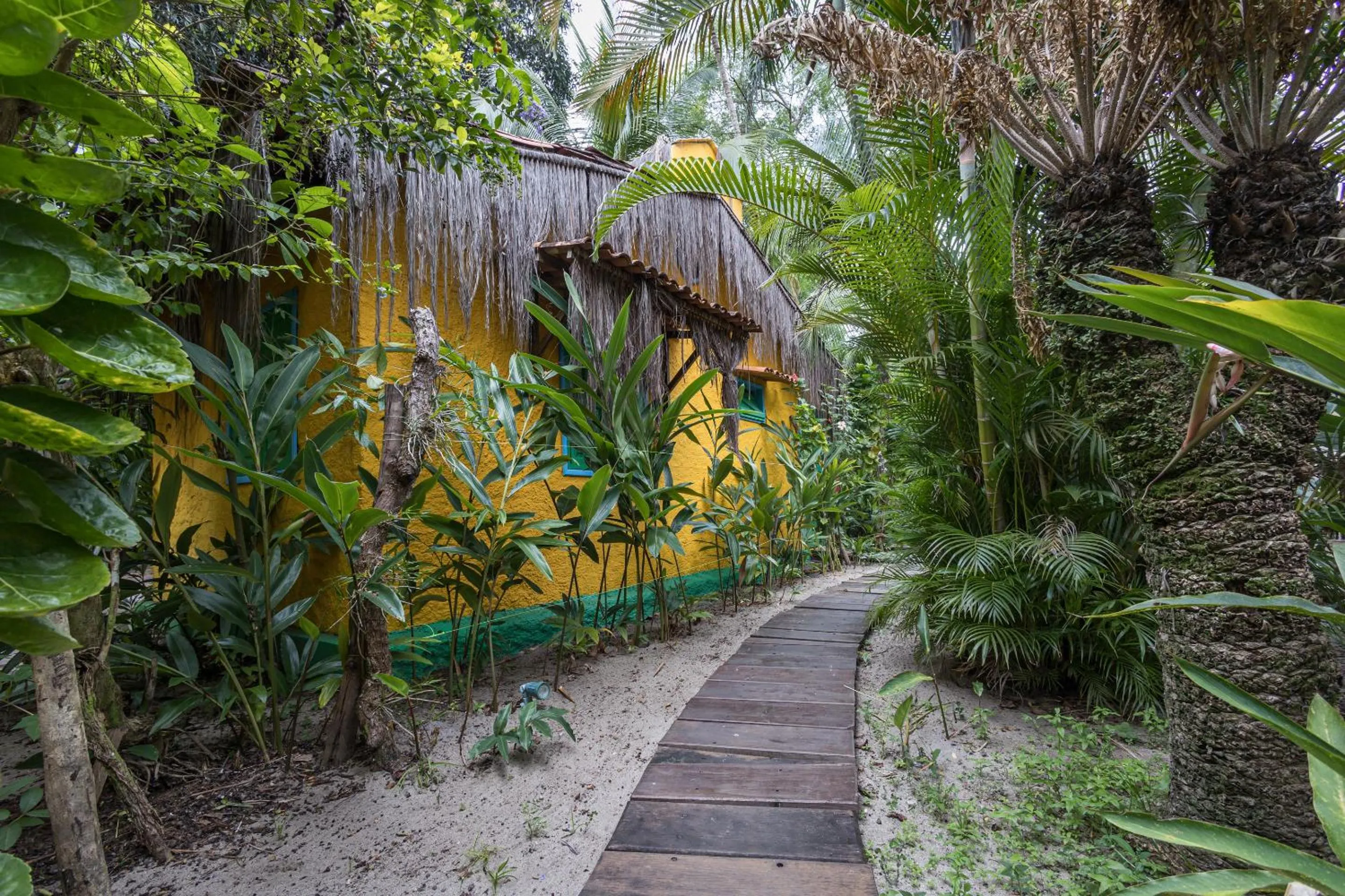 Garden in Pousada Canoa Nativa