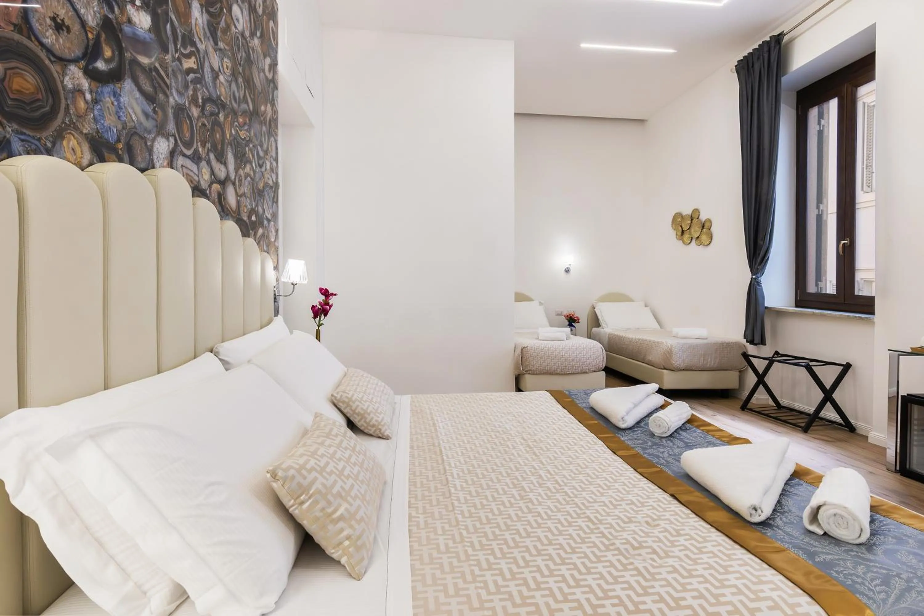 Bed in Navona Central Relais