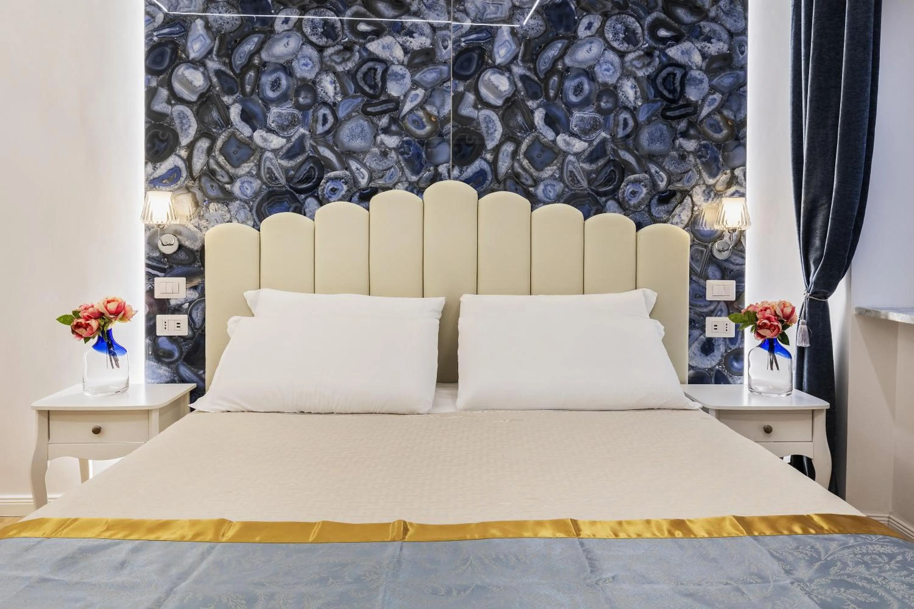 Bed in Navona Central Relais