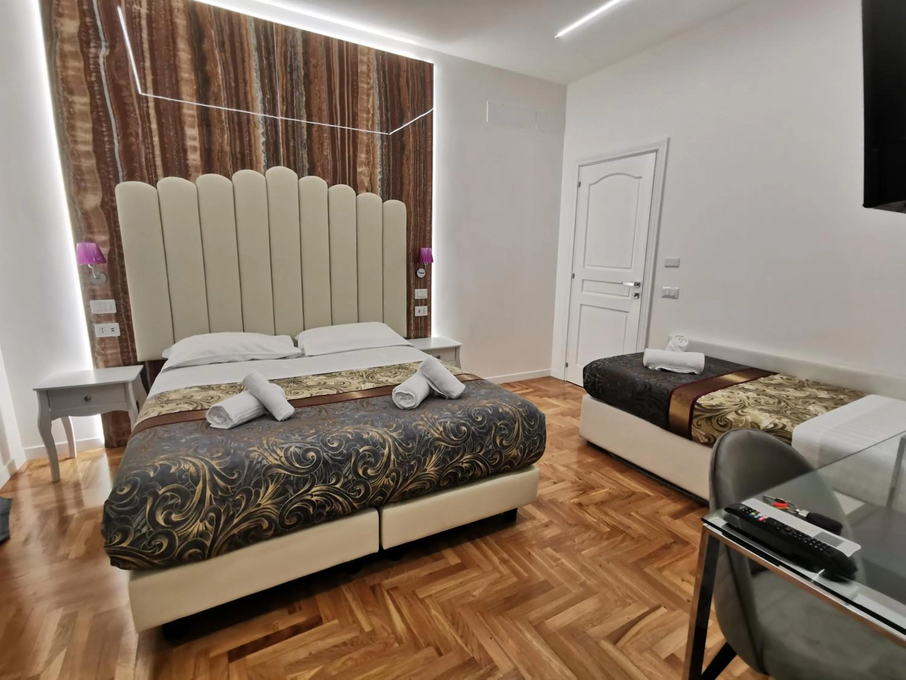 Bed in Navona Central Relais