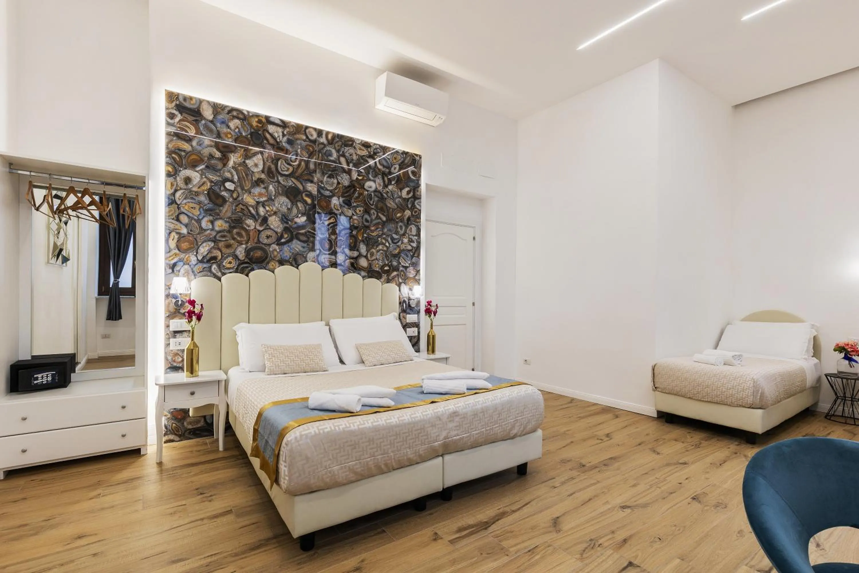 Bed in Navona Central Relais