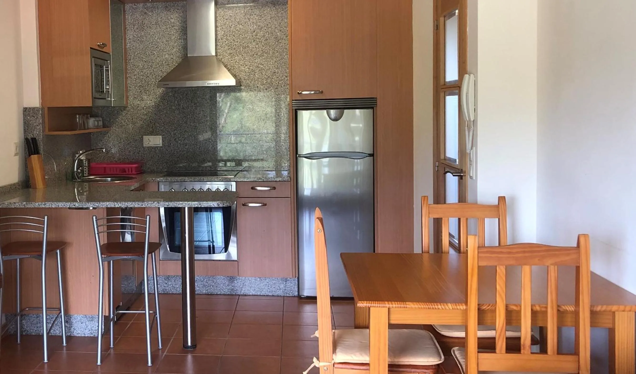 Kitchen or kitchenette, Kitchen/Kitchenette in Apartamentos aDoniña Playa Major Sanxenxo