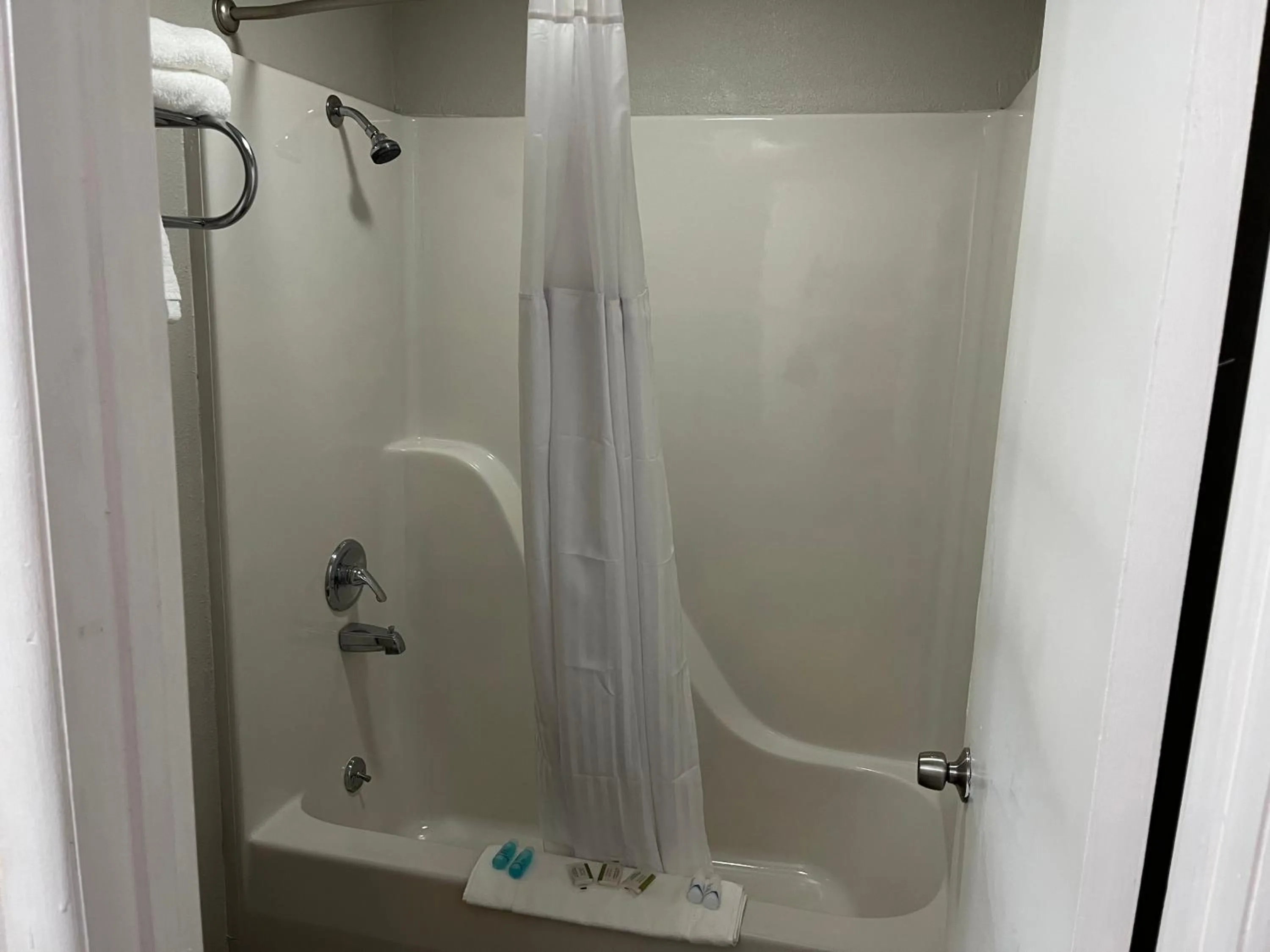 Bathroom in Days Inn by Wyndham Branson Ozarks