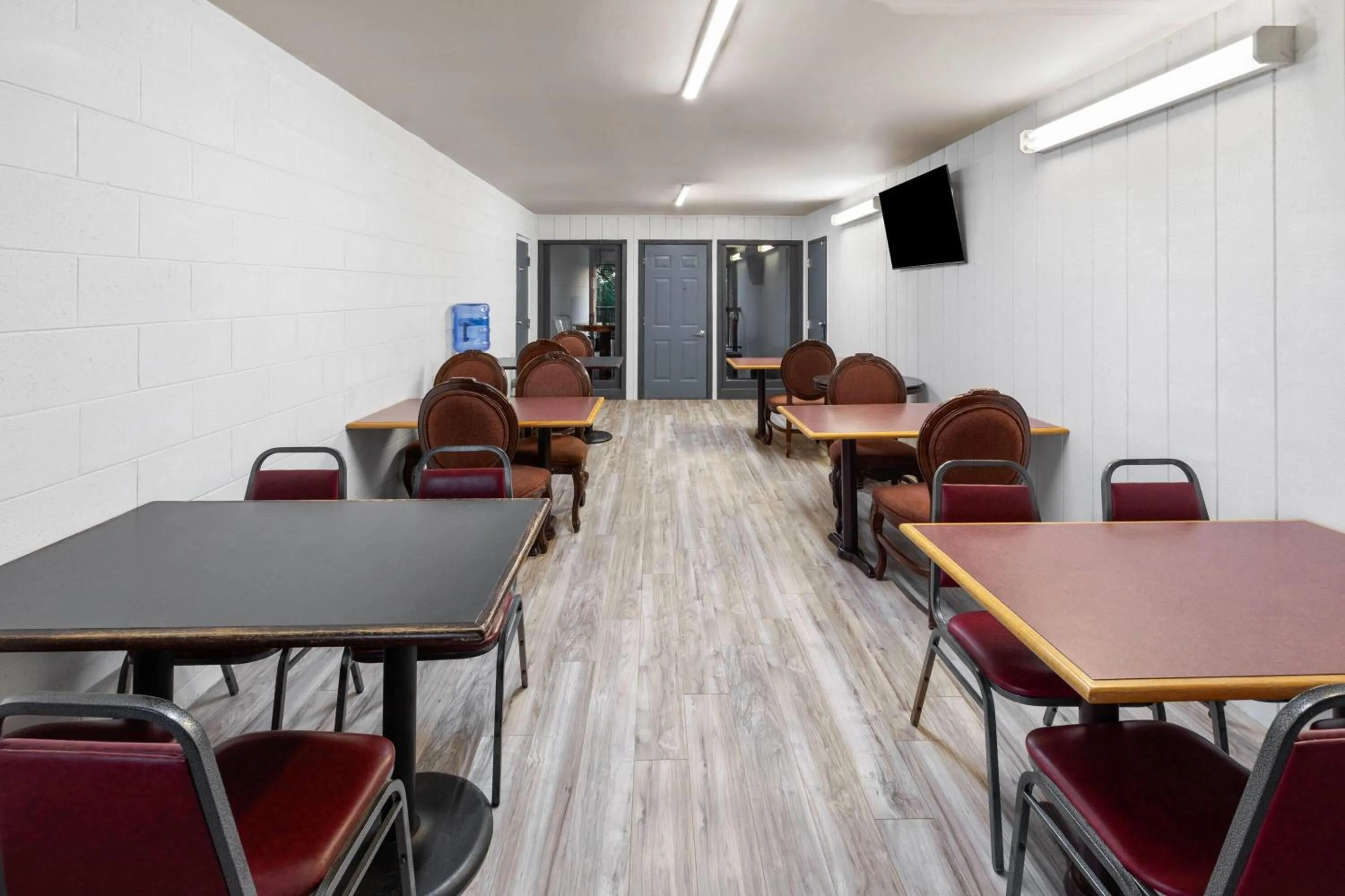 Breakfast in Days Inn by Wyndham Branson Ozarks