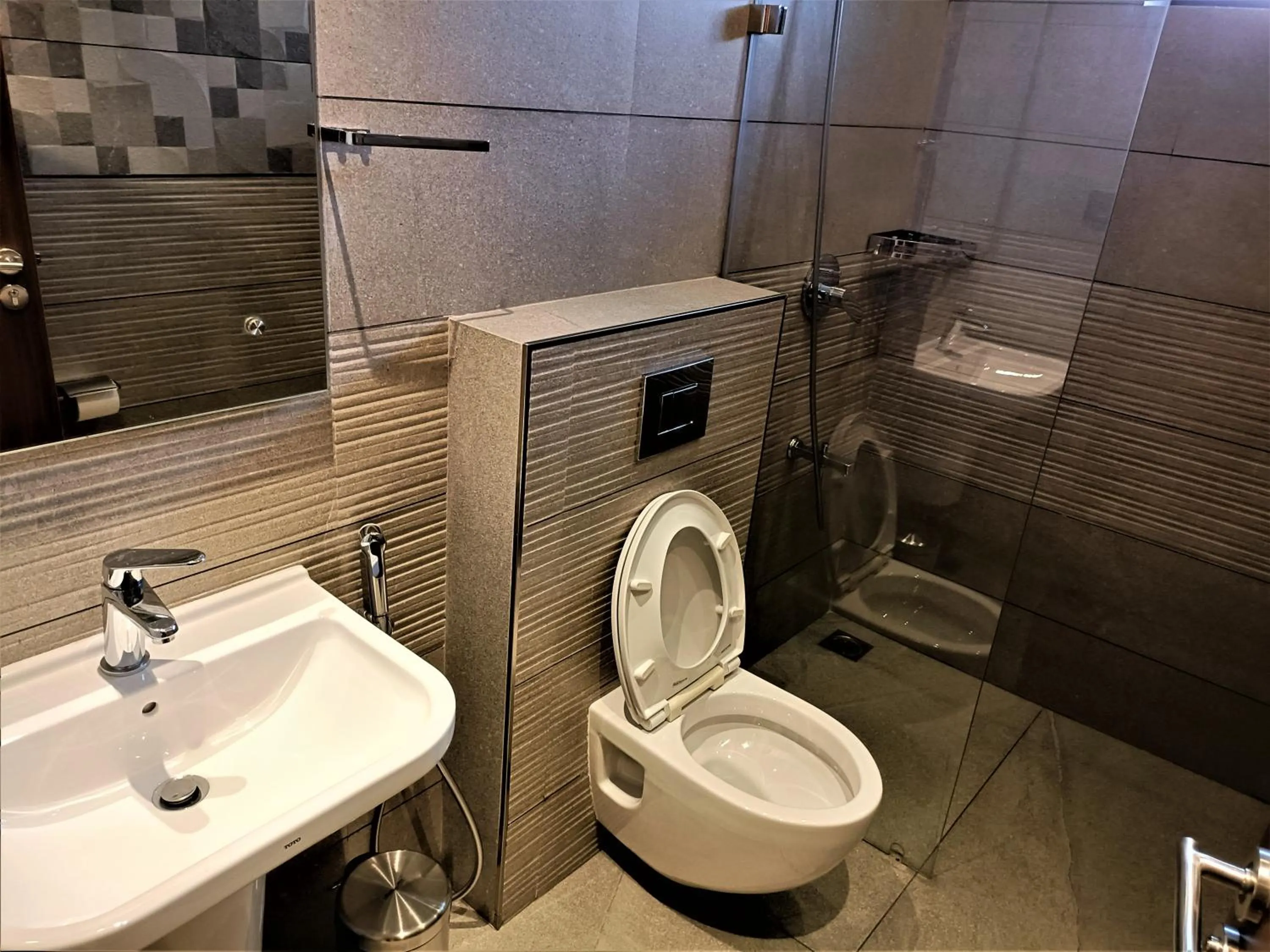 Bathroom in Retrieve Health & Wellness