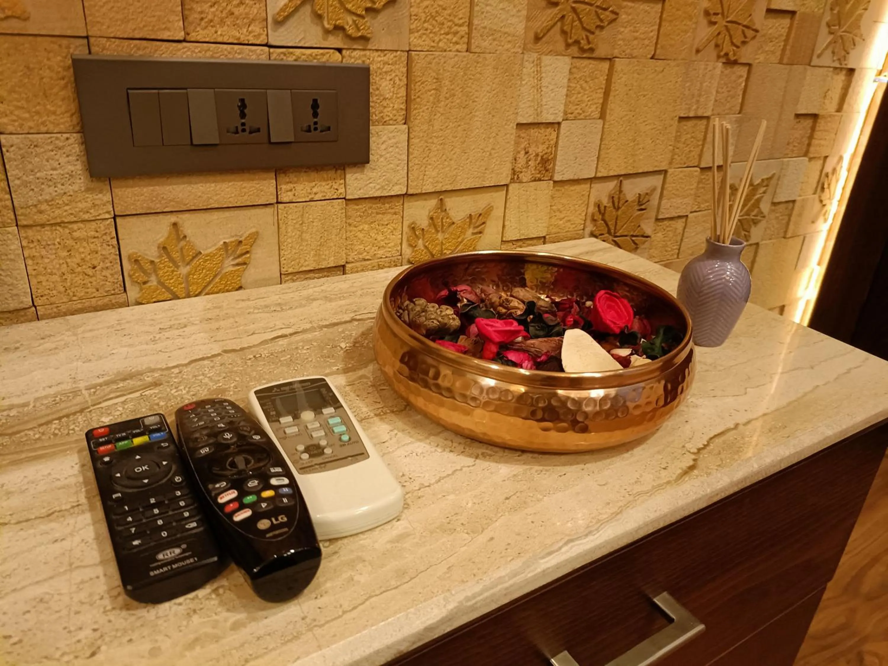 hair dresser in Retrieve Health & Wellness